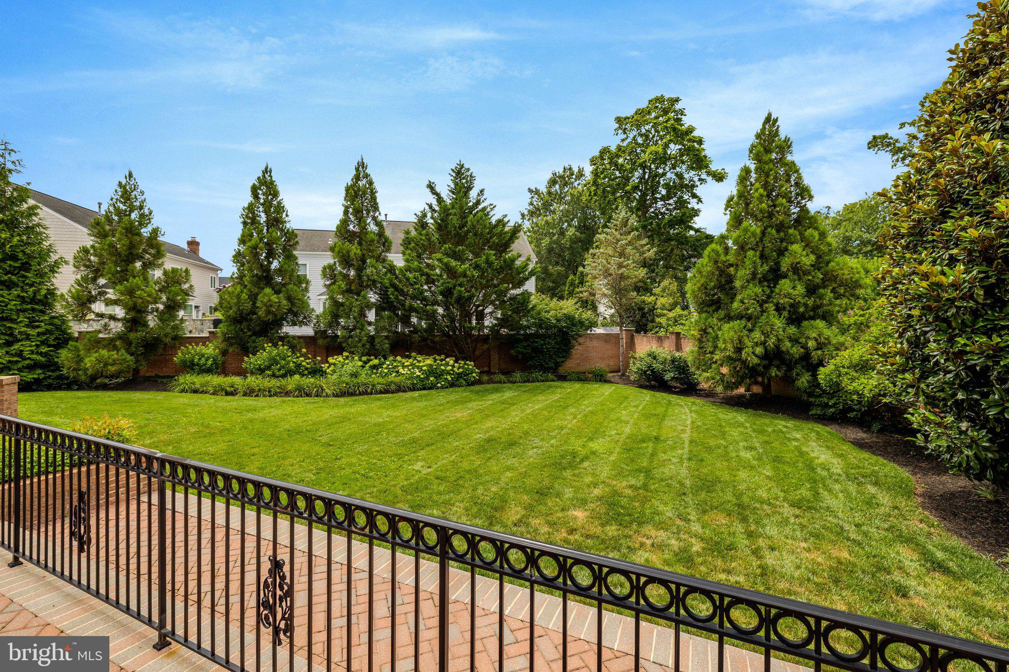 MADRILLON FARMS - Residential