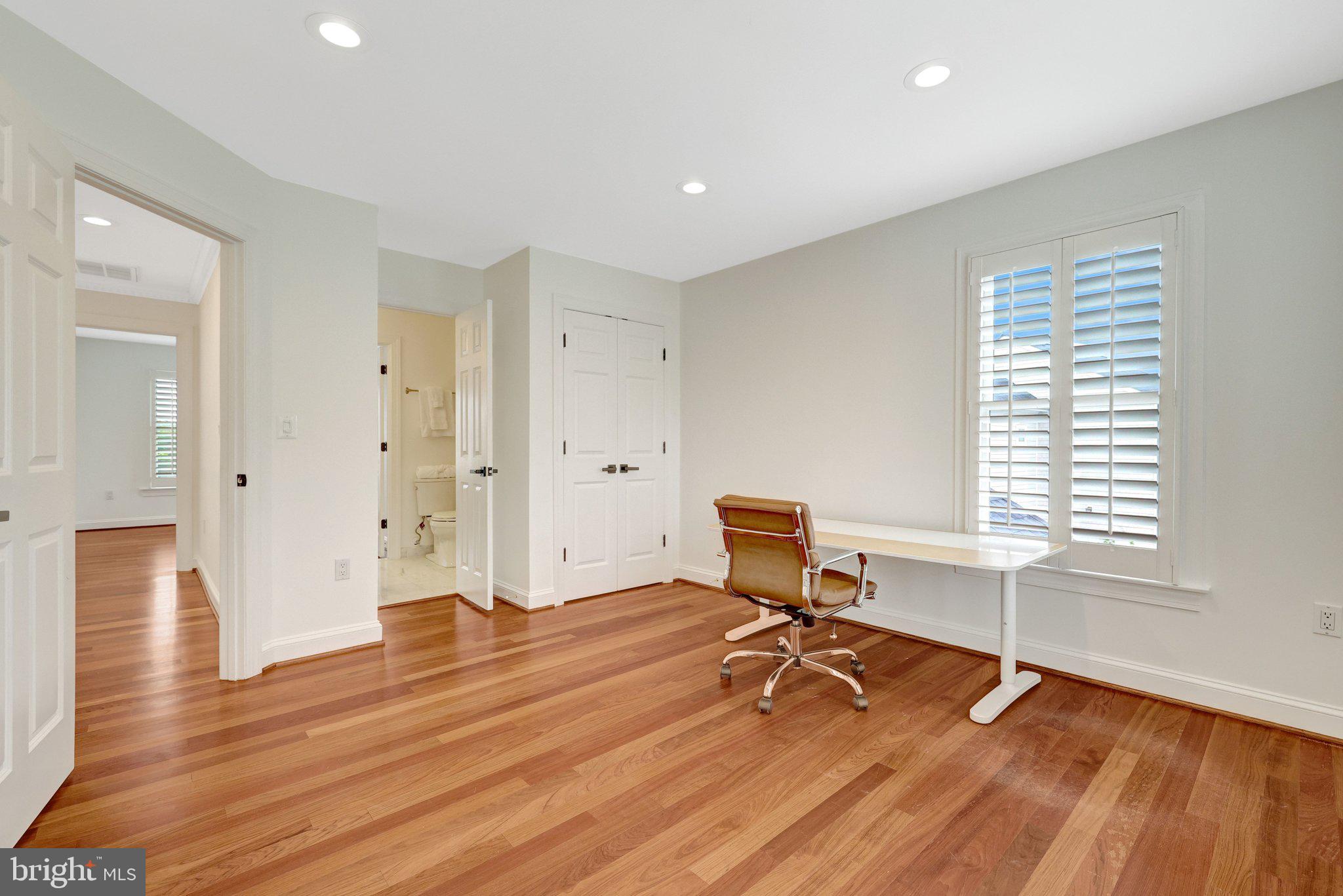 MADRILLON FARMS - Residential