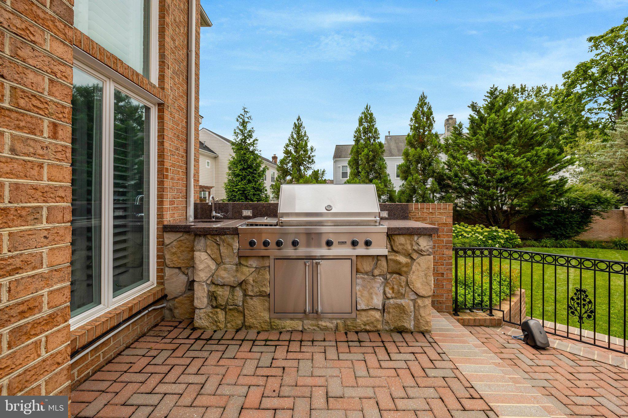 MADRILLON FARMS - Residential