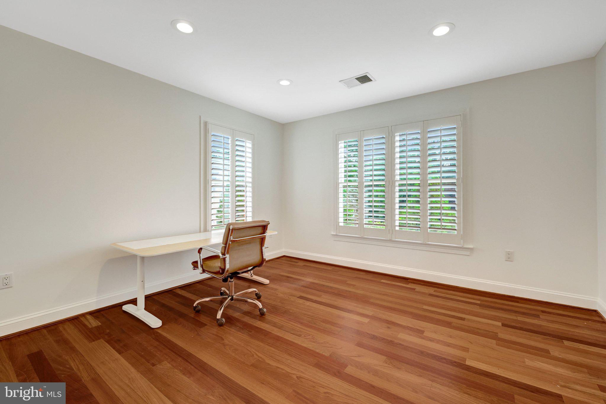 MADRILLON FARMS - Residential