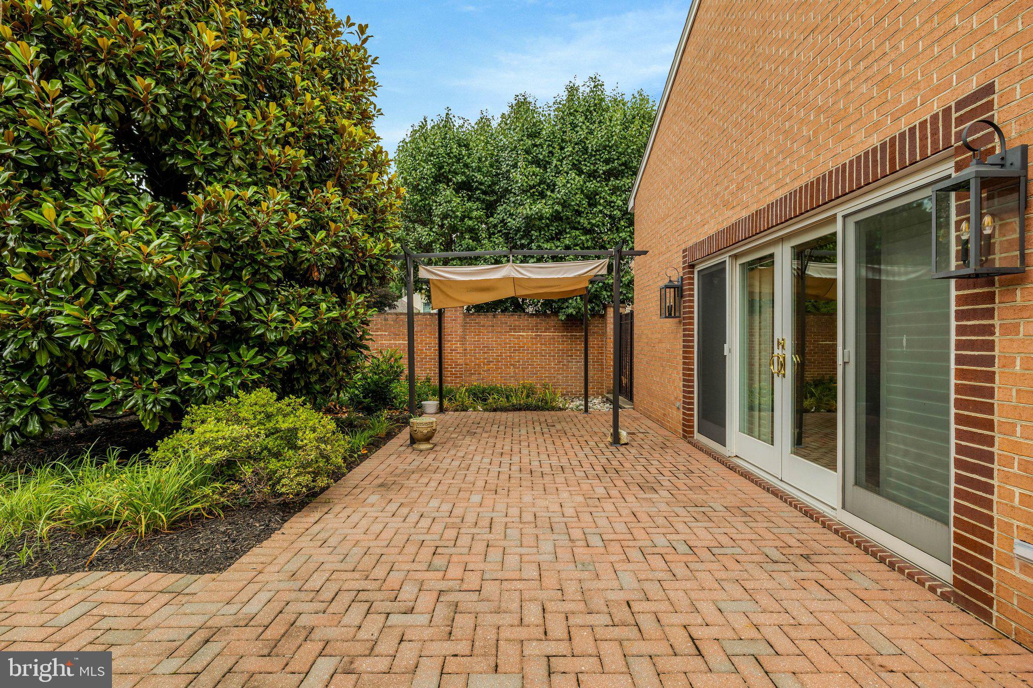MADRILLON FARMS - Residential