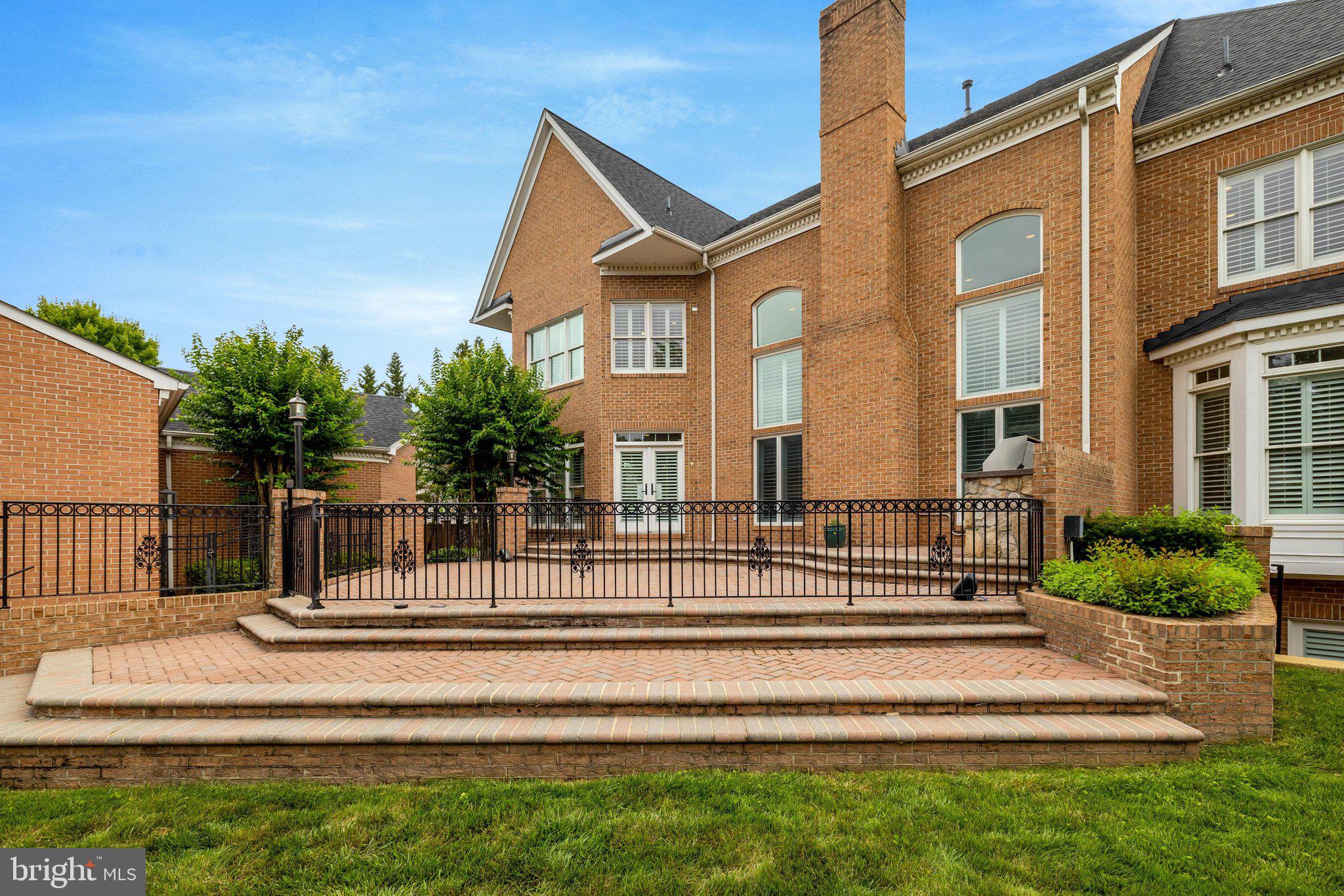 MADRILLON FARMS - Residential