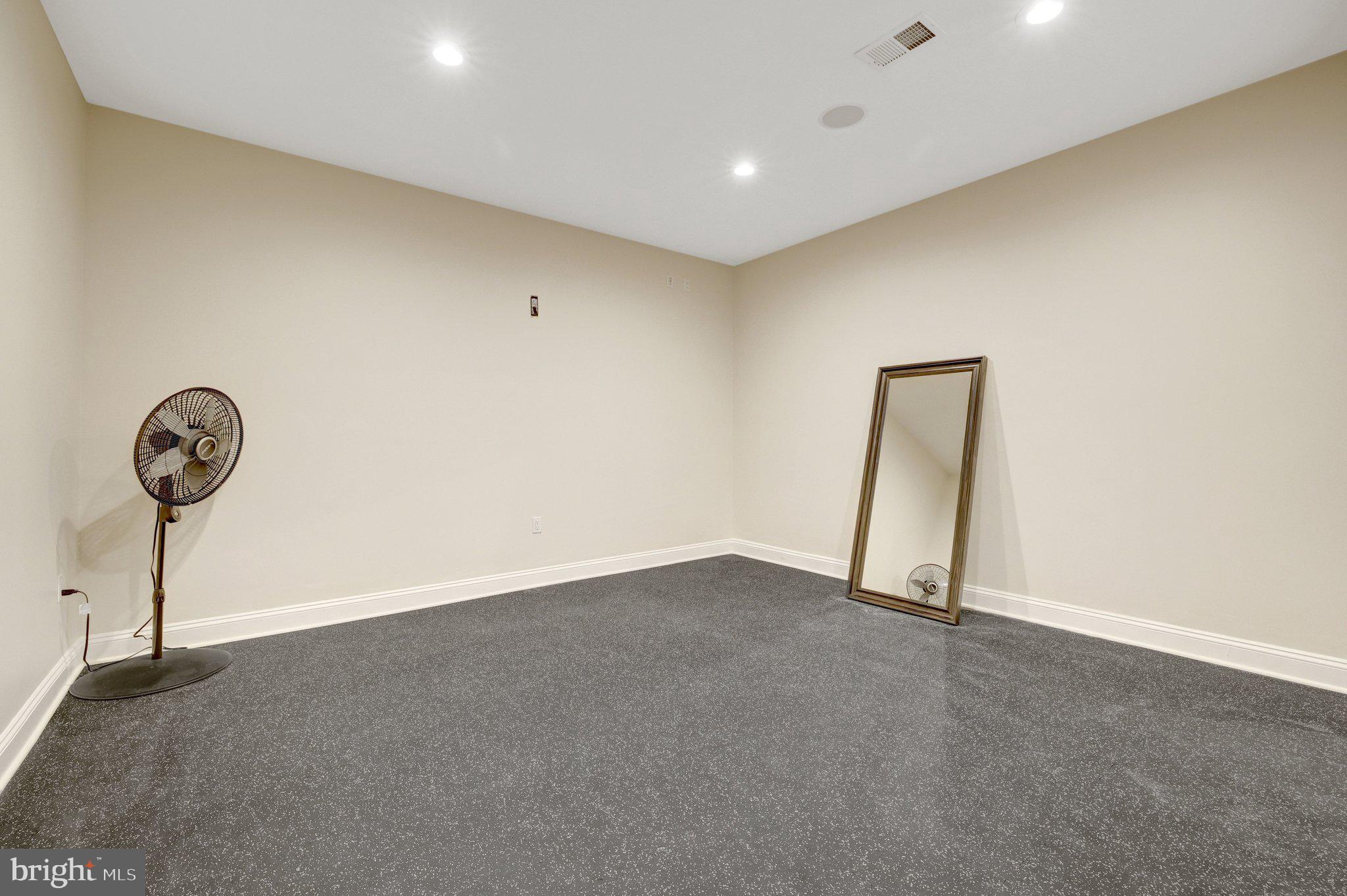 MADRILLON FARMS - Residential