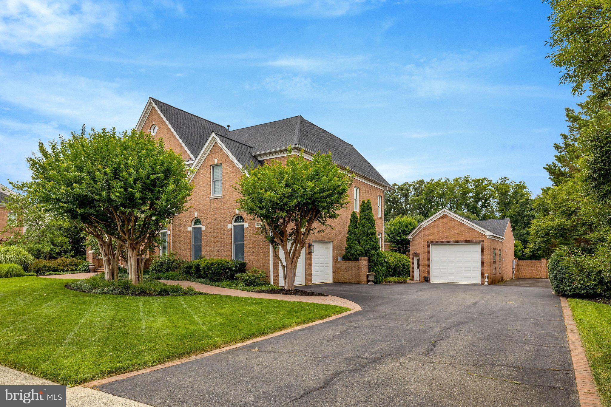 MADRILLON FARMS - Residential