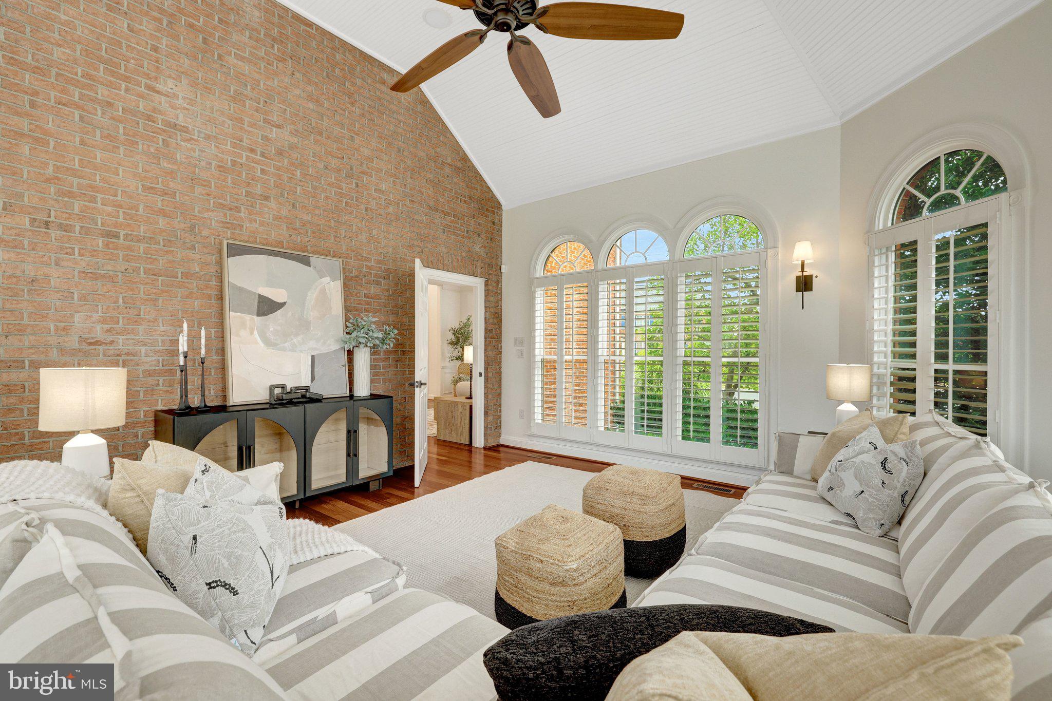 MADRILLON FARMS - Residential