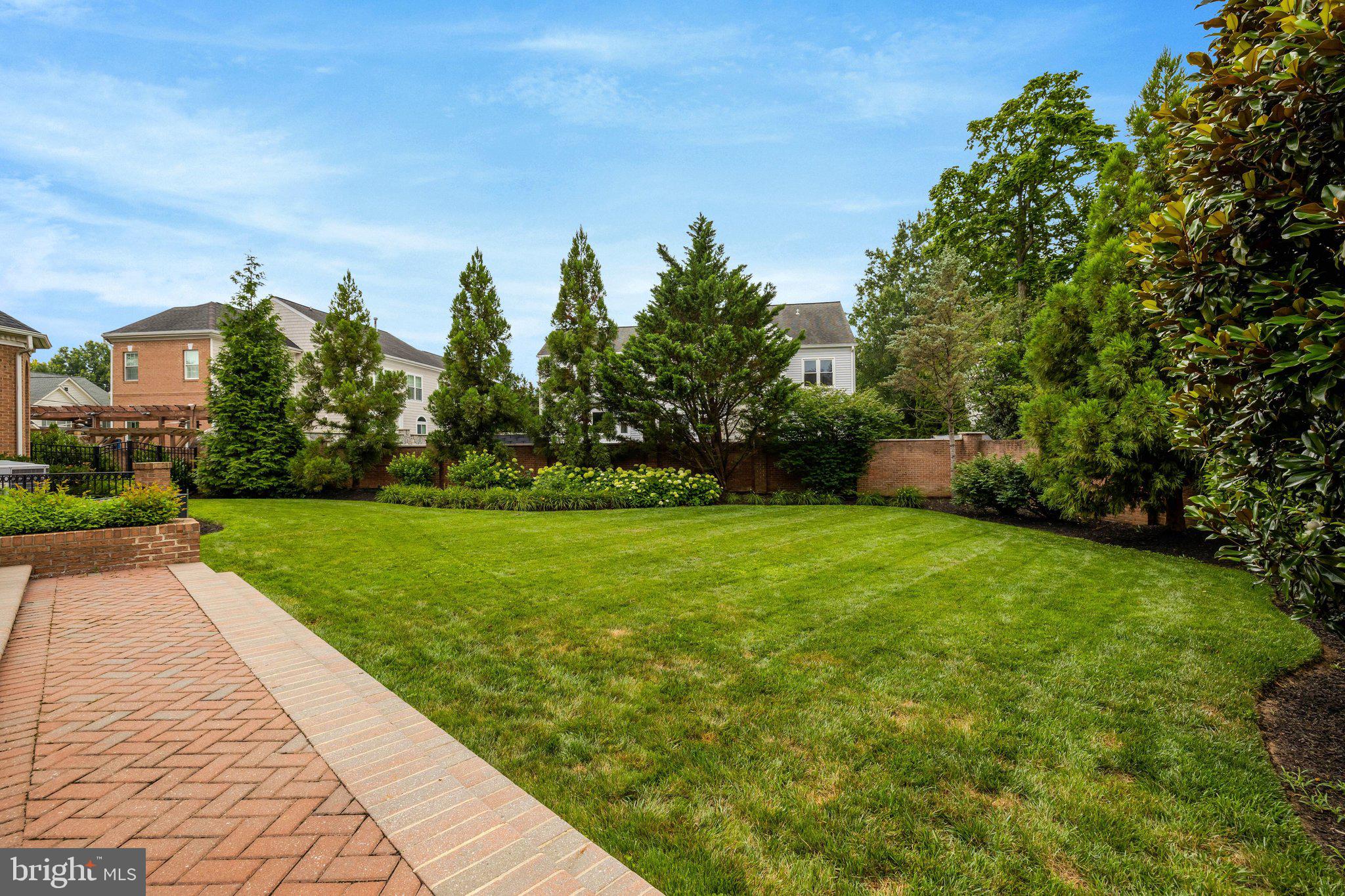 MADRILLON FARMS - Residential