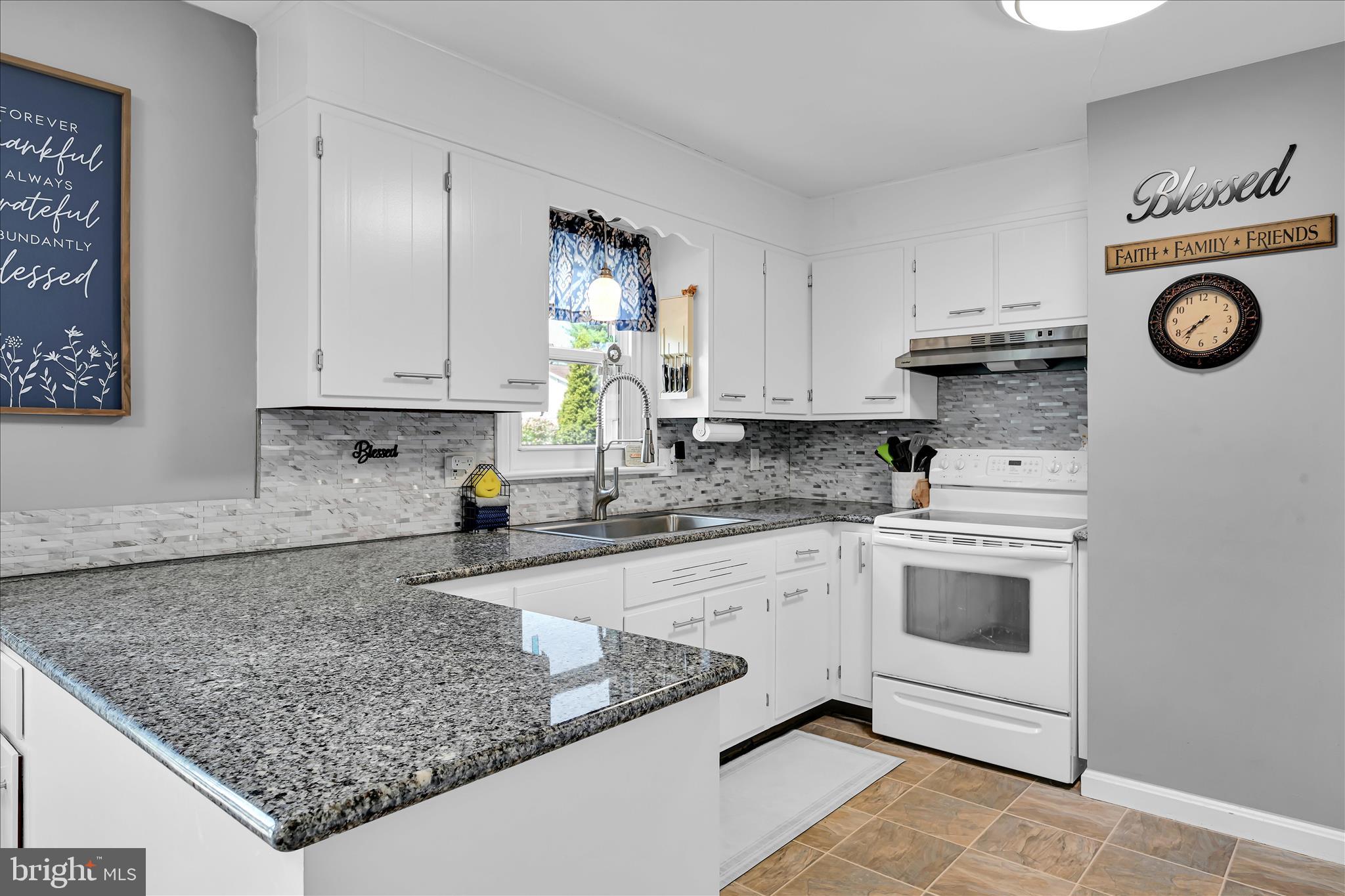 LANDISVILLE - Residential