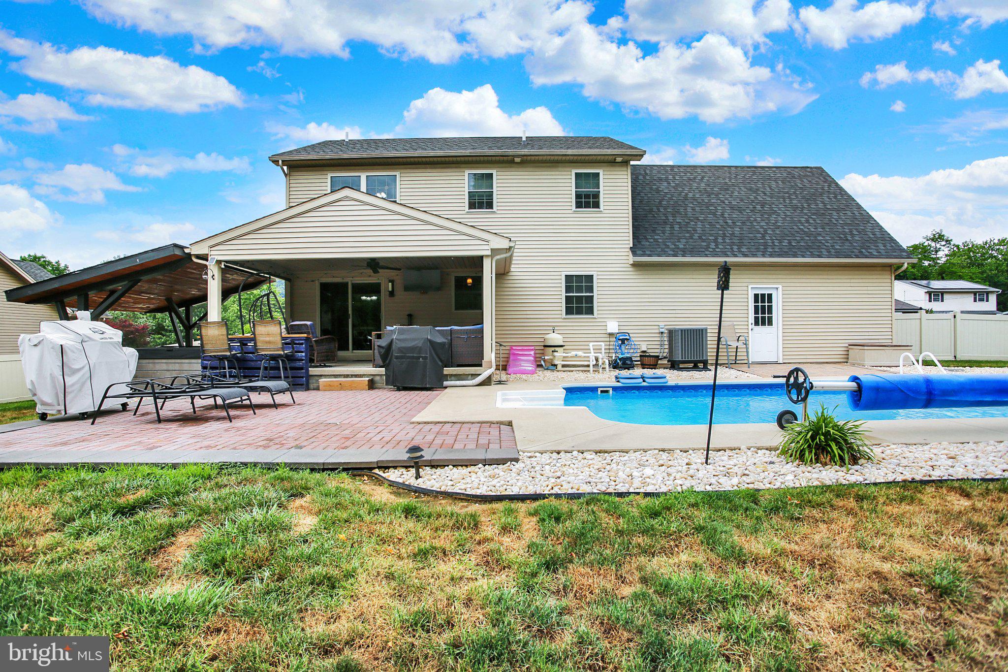 MOUNTAIN VIEW ESTATES - Residential