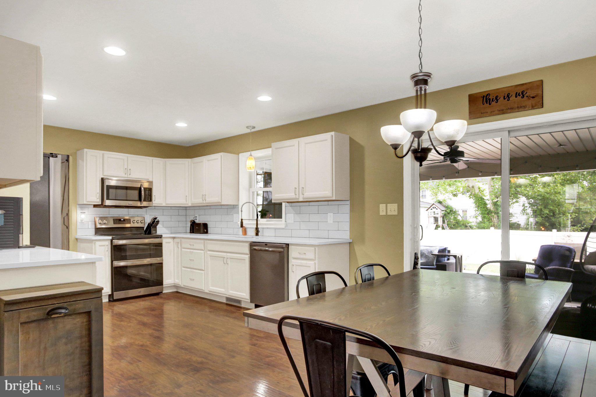 MOUNTAIN VIEW ESTATES - Residential