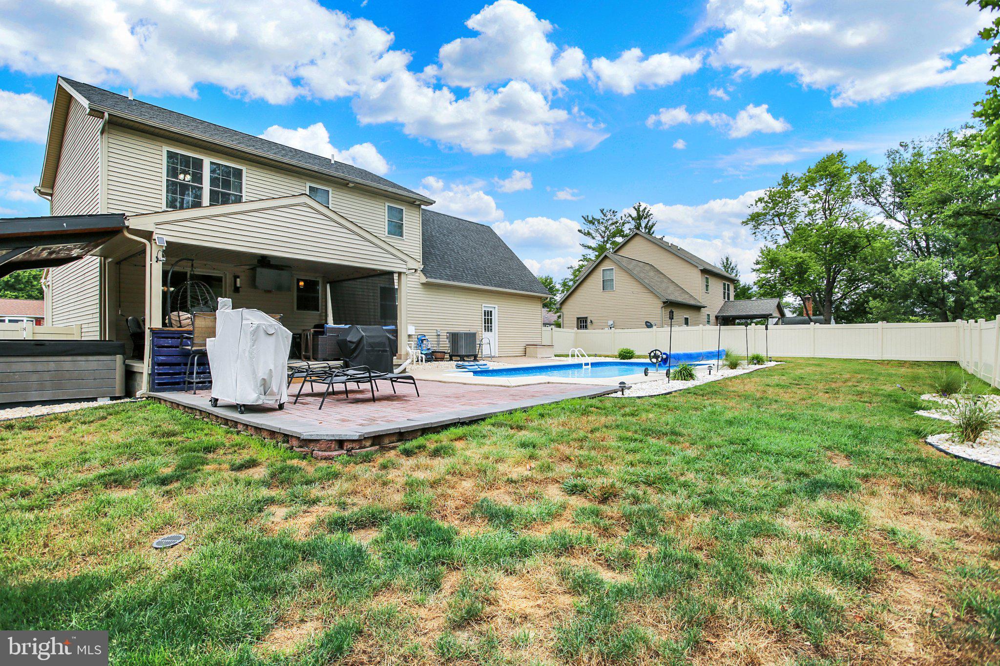 MOUNTAIN VIEW ESTATES - Residential