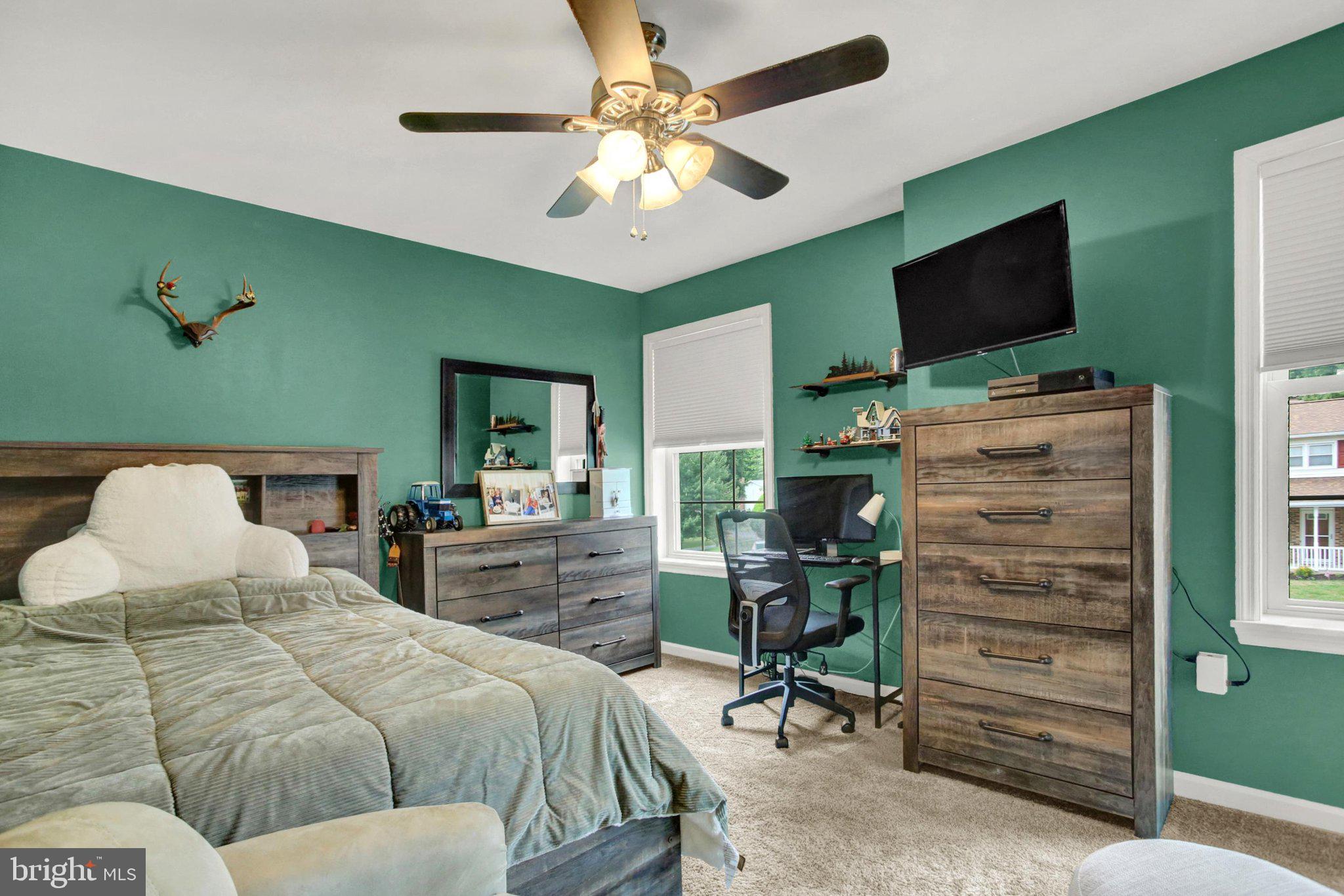 MOUNTAIN VIEW ESTATES - Residential