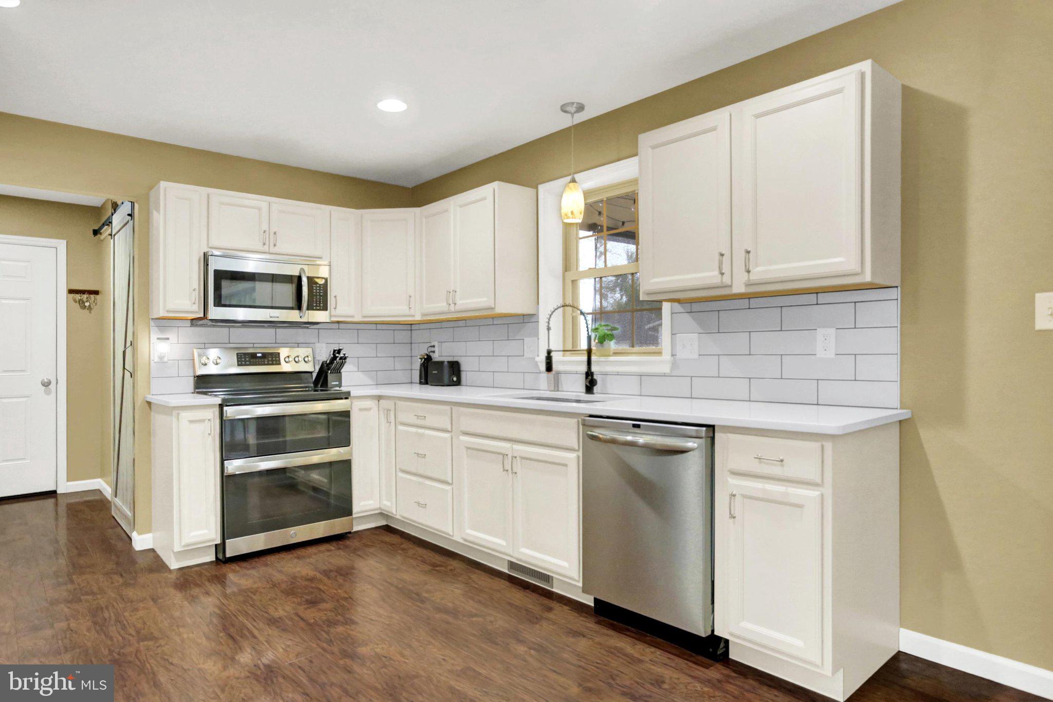MOUNTAIN VIEW ESTATES - Residential