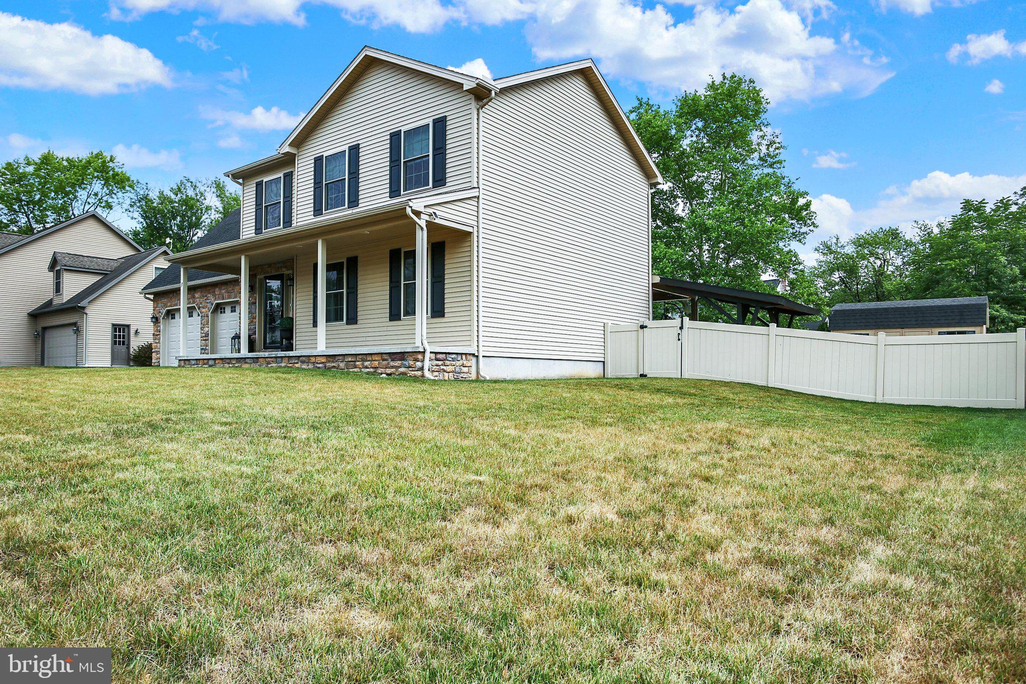 MOUNTAIN VIEW ESTATES - Residential