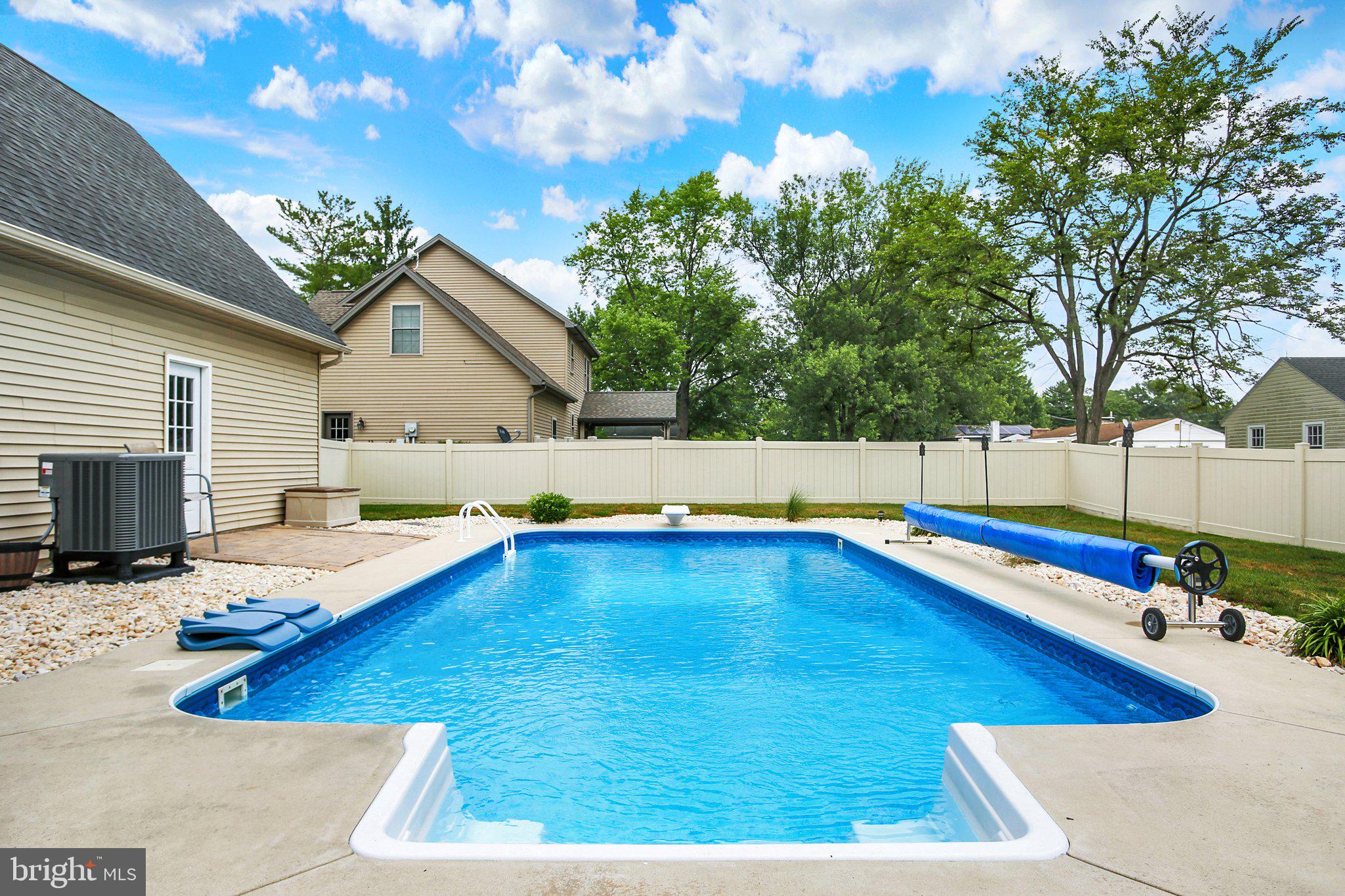 MOUNTAIN VIEW ESTATES - Residential