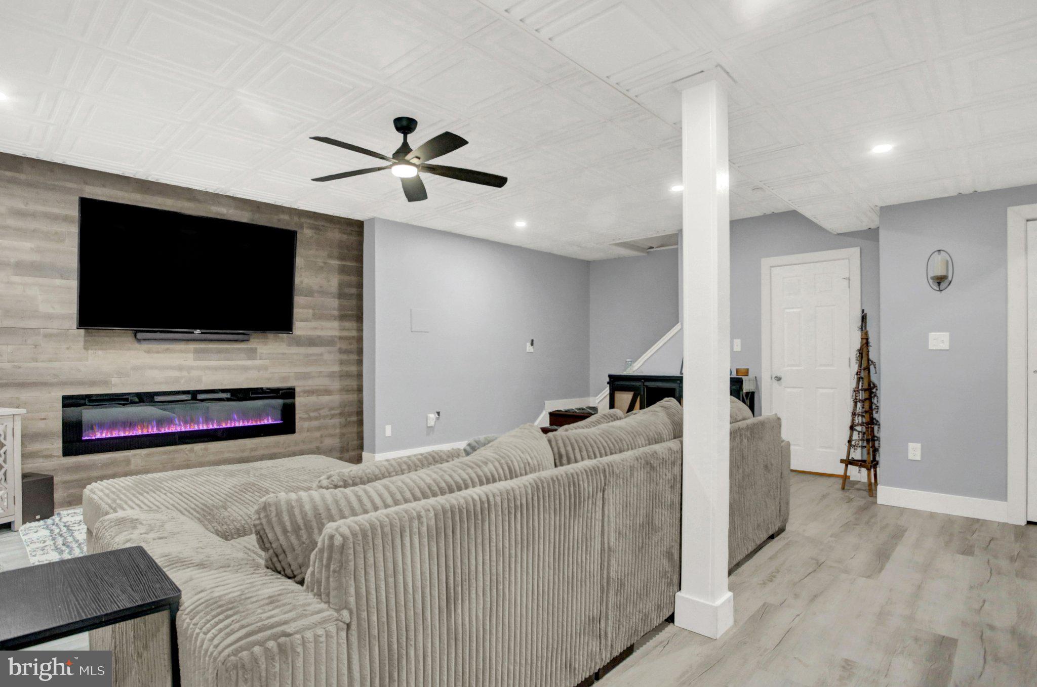 MOUNTAIN VIEW ESTATES - Residential