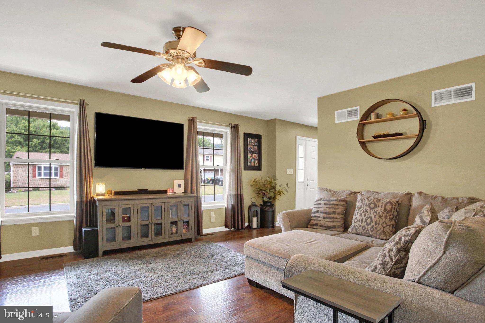 MOUNTAIN VIEW ESTATES - Residential