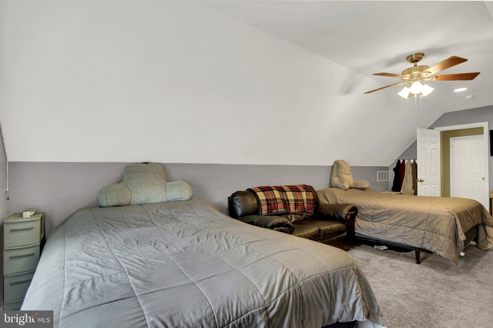 MOUNTAIN VIEW ESTATES - Residential