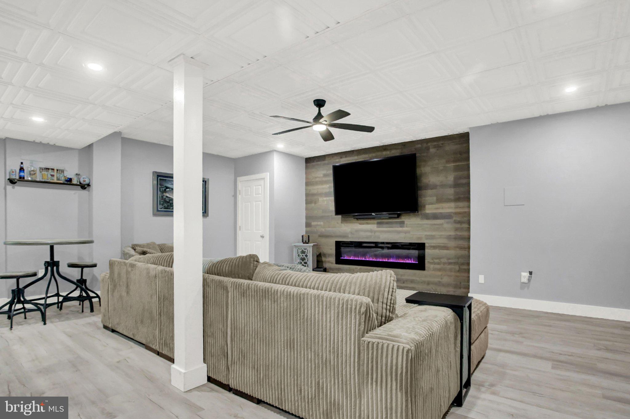 MOUNTAIN VIEW ESTATES - Residential