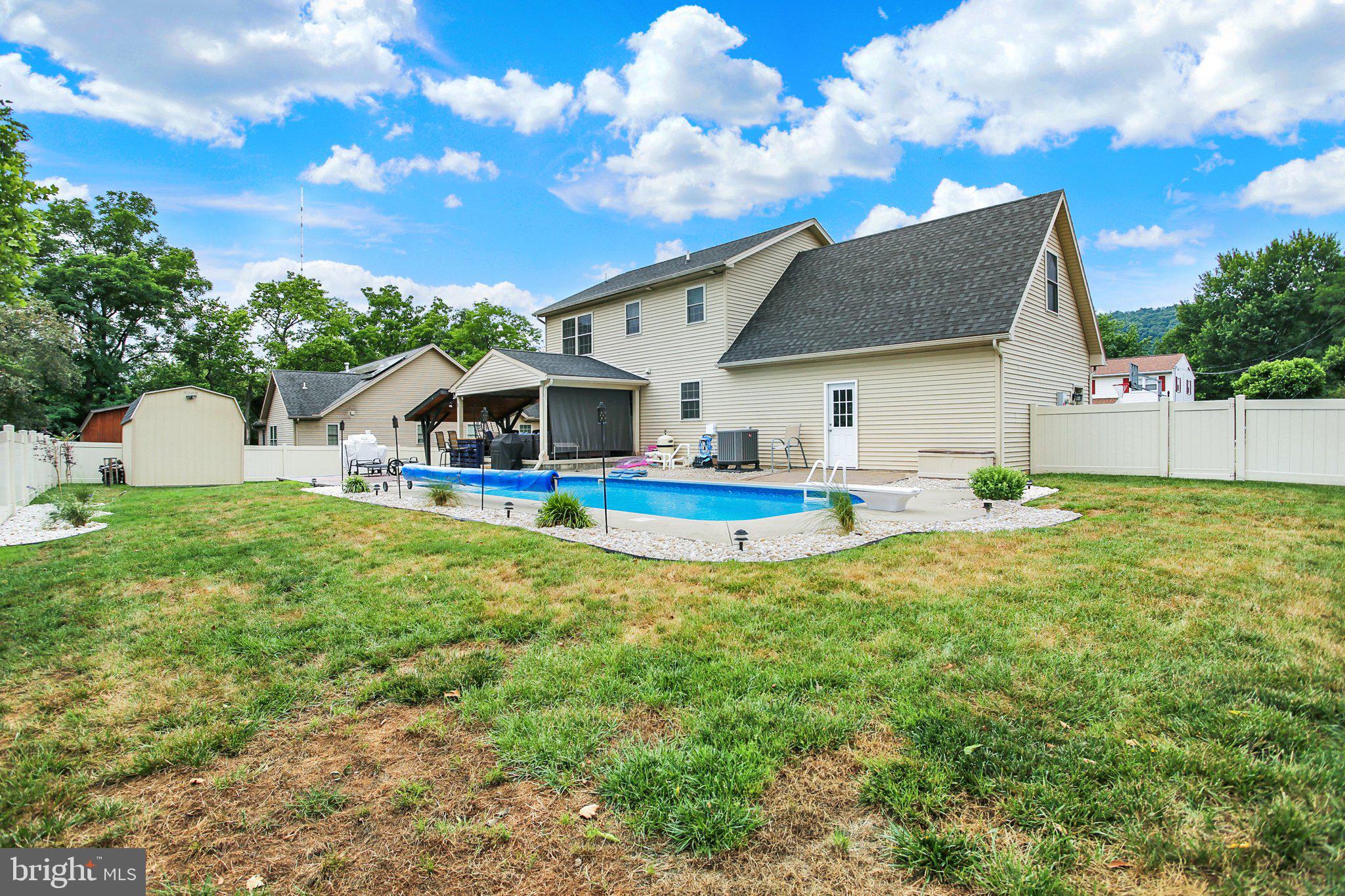 MOUNTAIN VIEW ESTATES - Residential