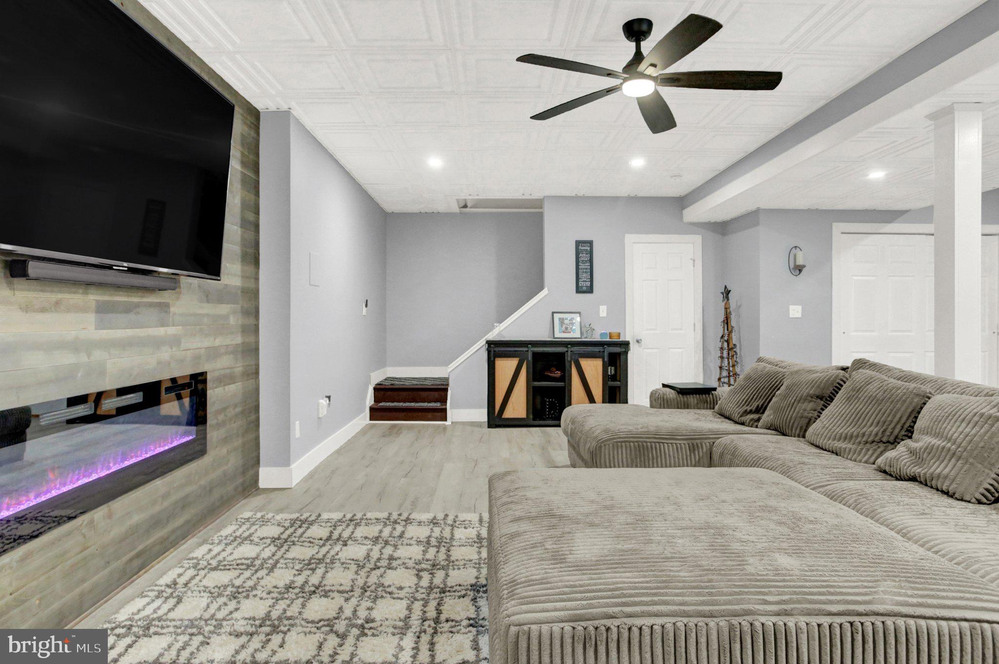MOUNTAIN VIEW ESTATES - Residential