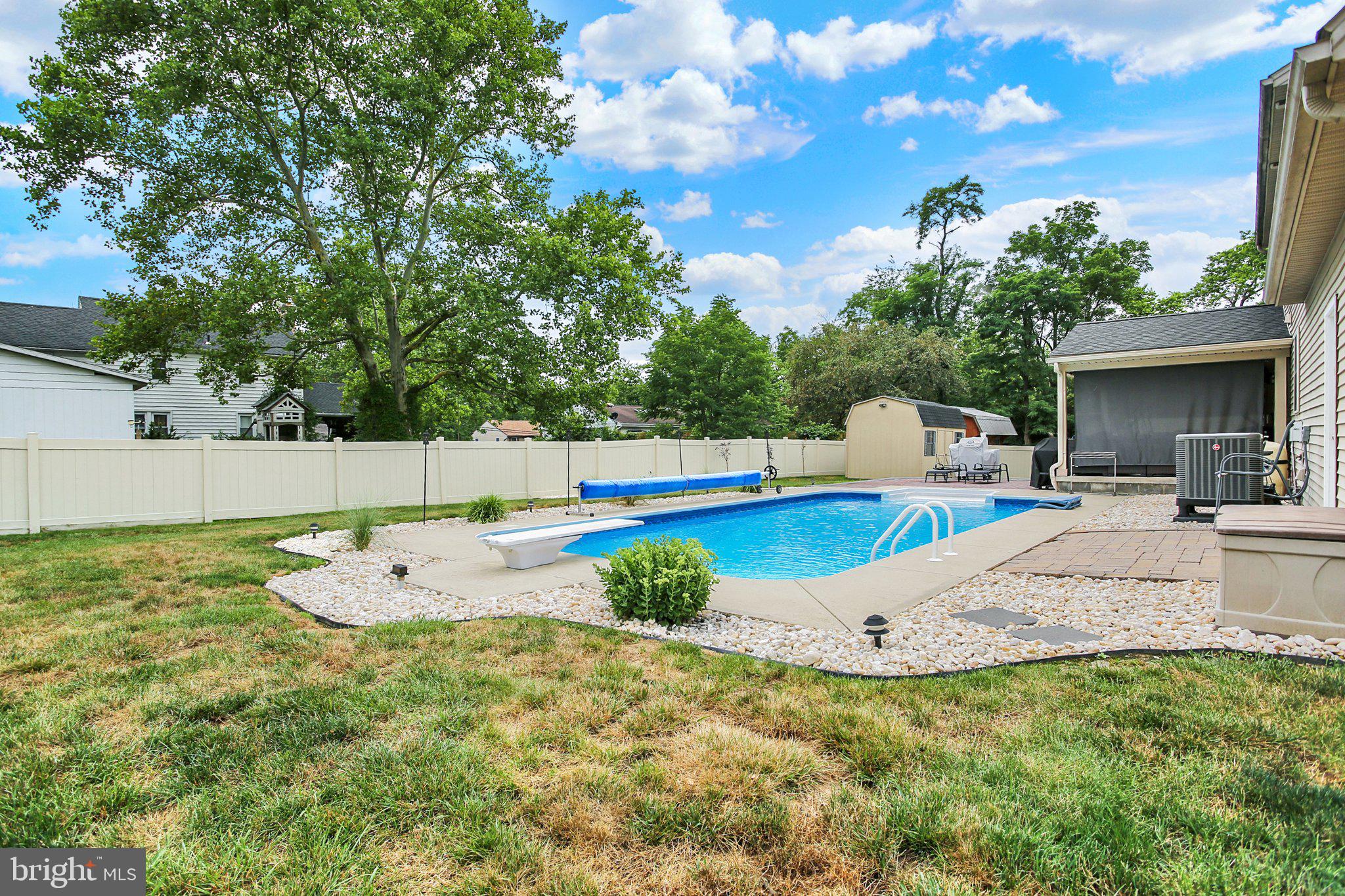 MOUNTAIN VIEW ESTATES - Residential