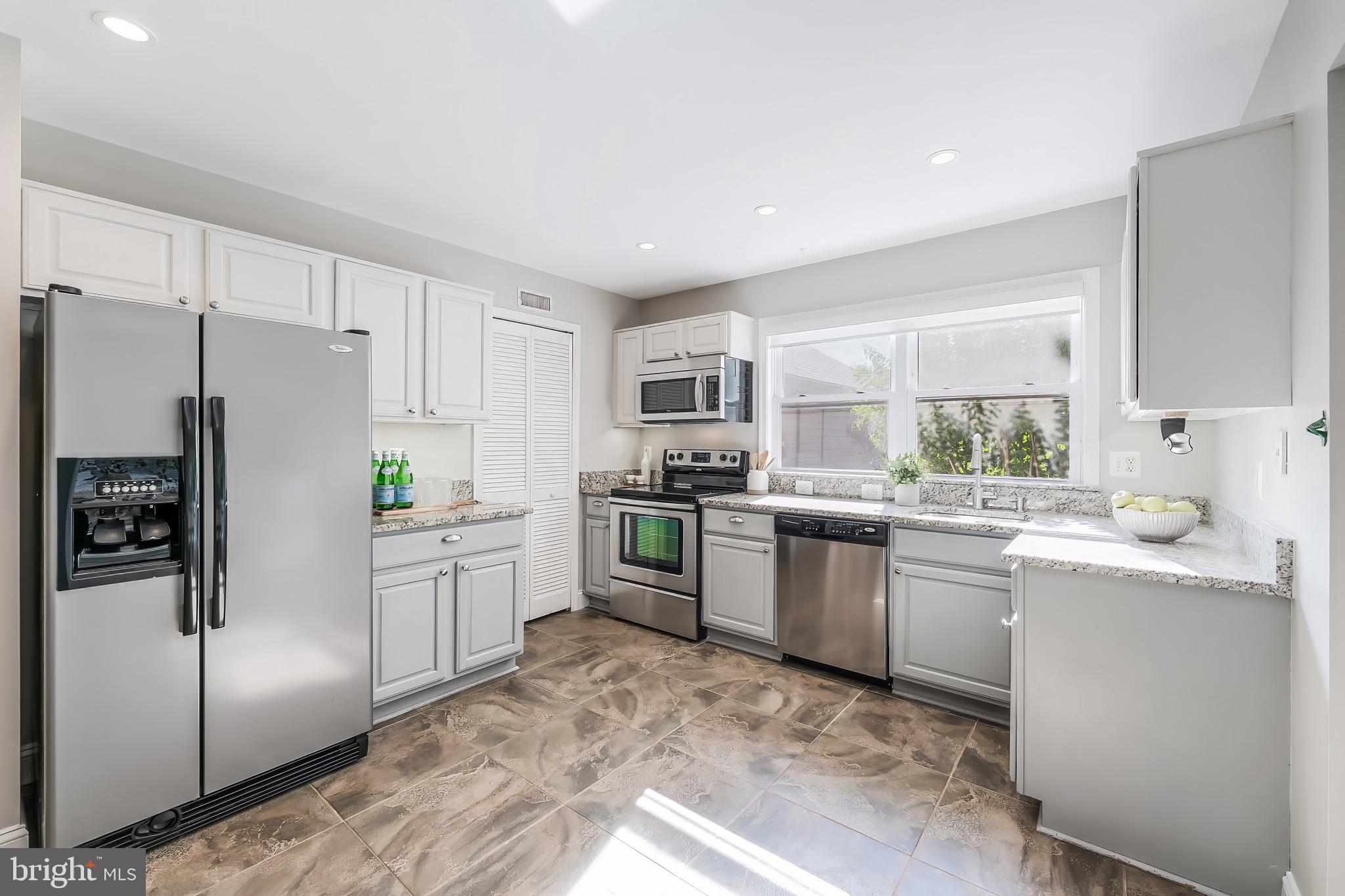 SUGARLAND RUN - Residential