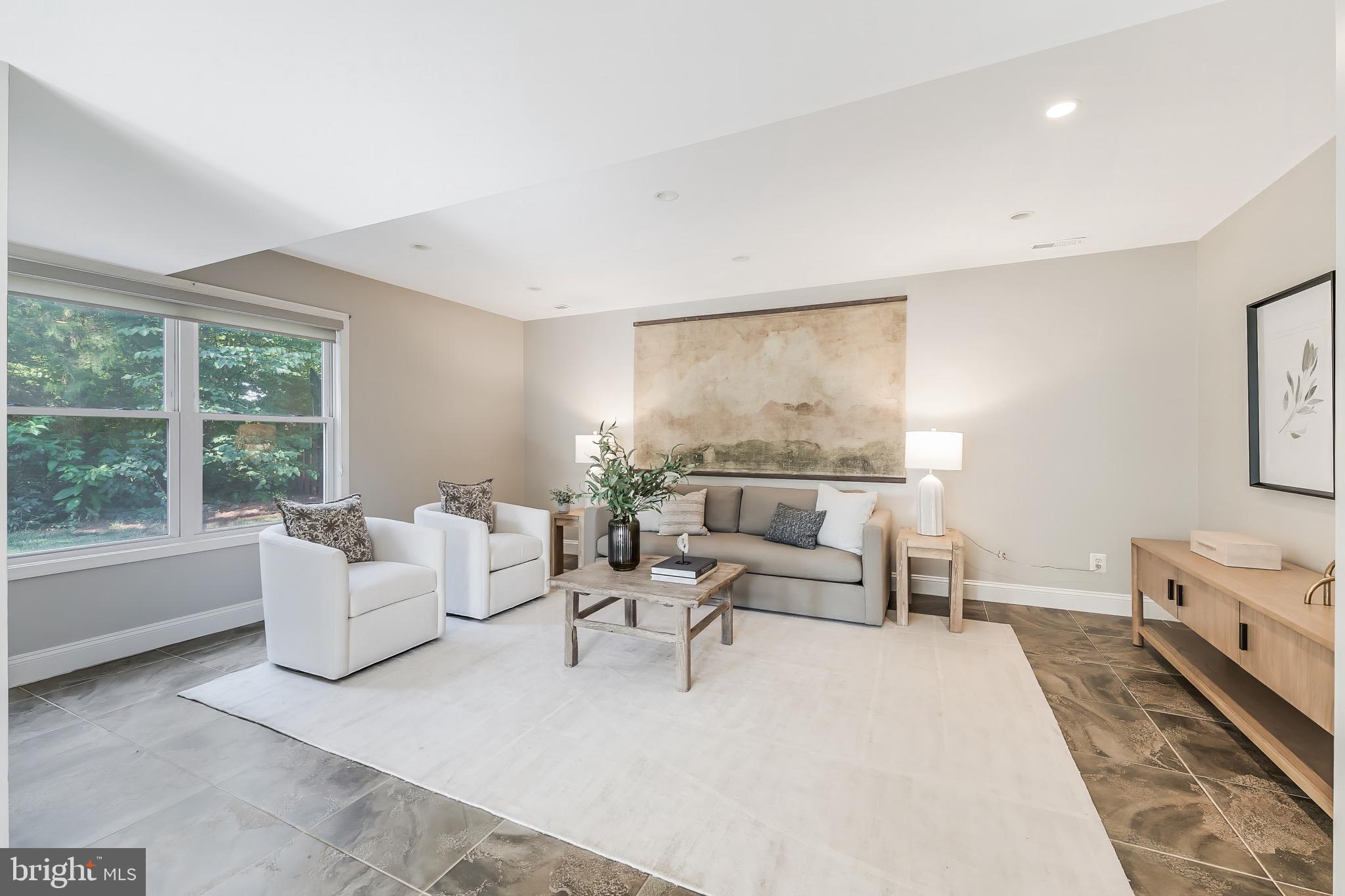 SUGARLAND RUN - Residential