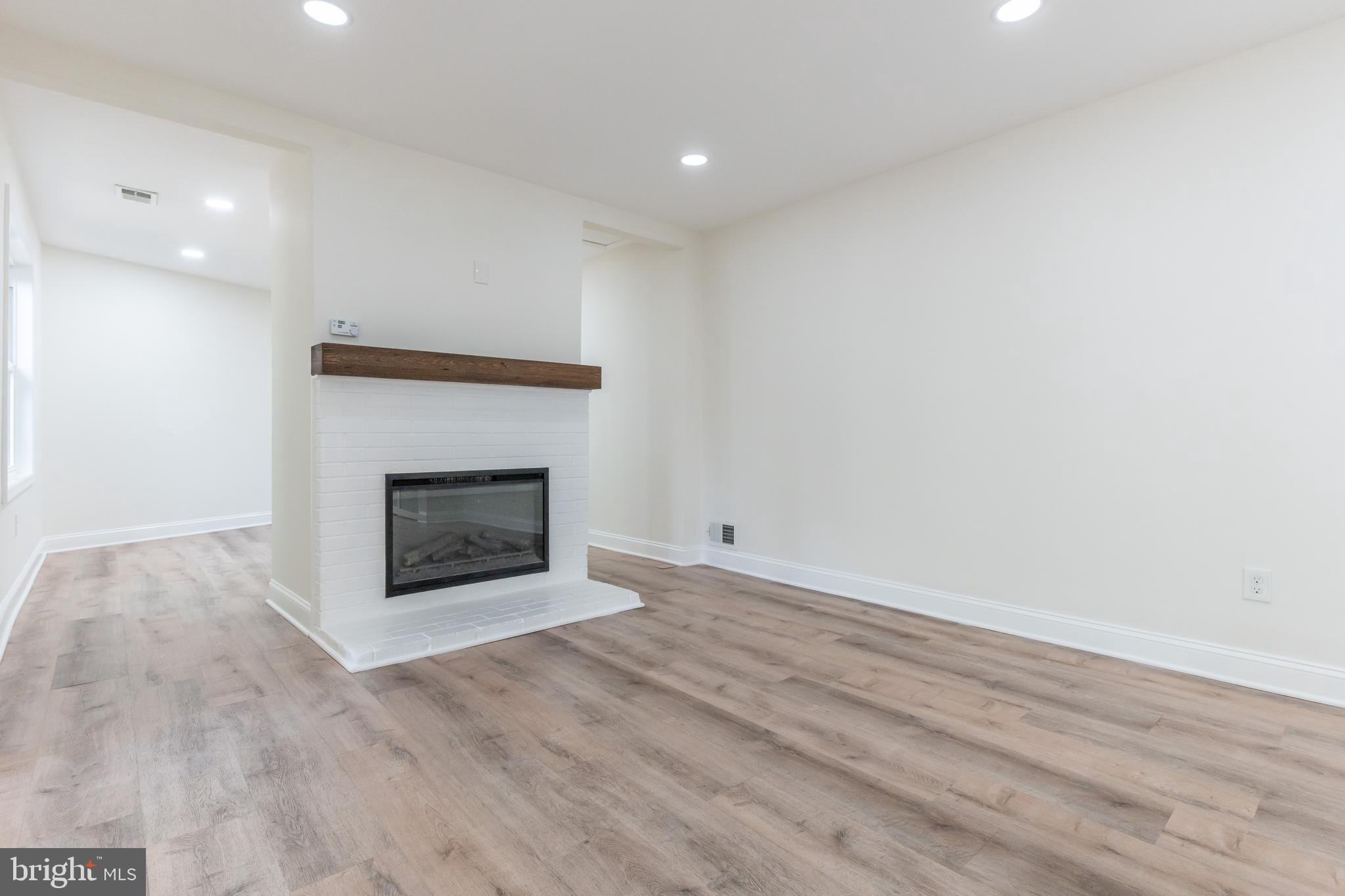 OAK TREE - Residential