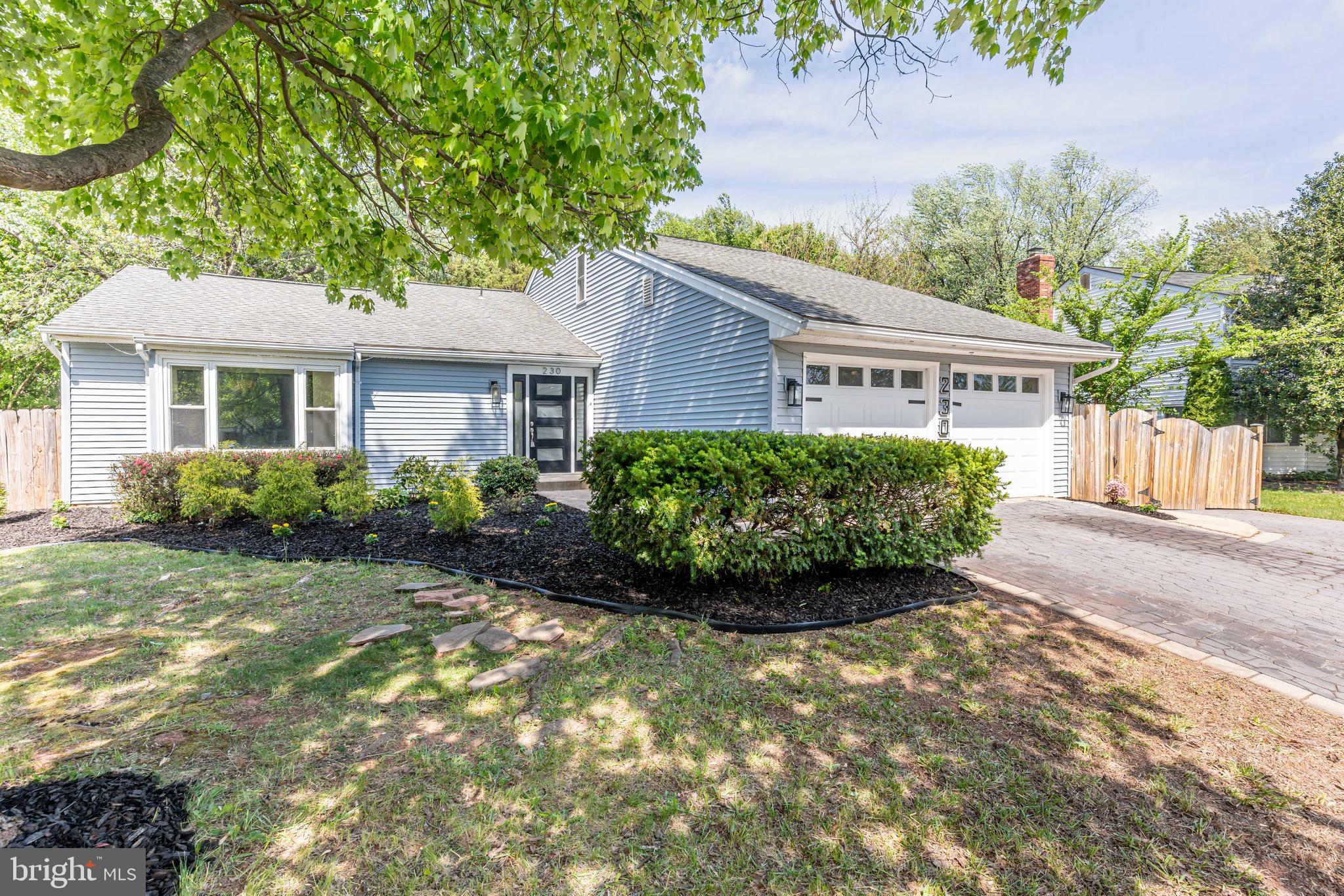 OAK TREE - Residential