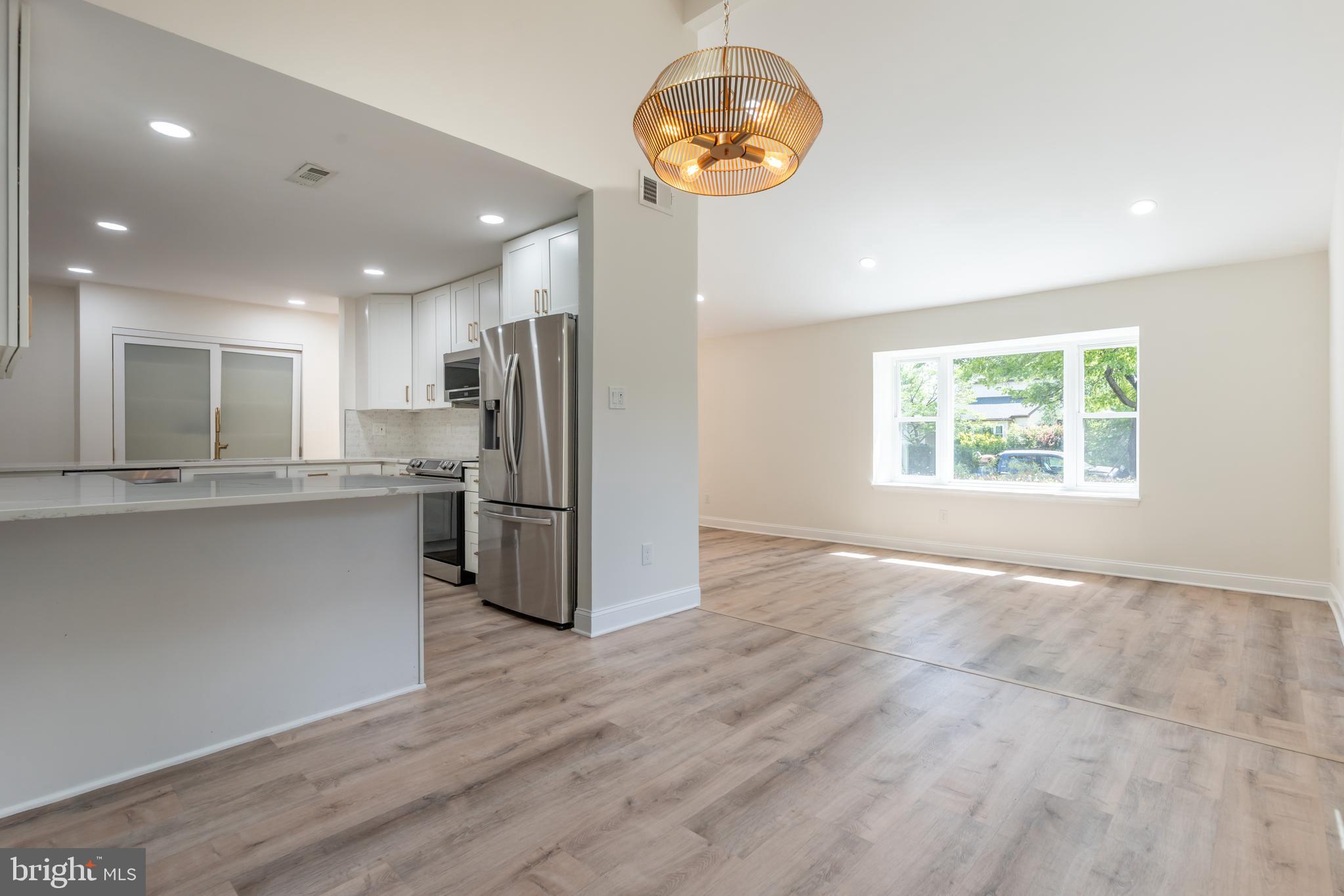 OAK TREE - Residential