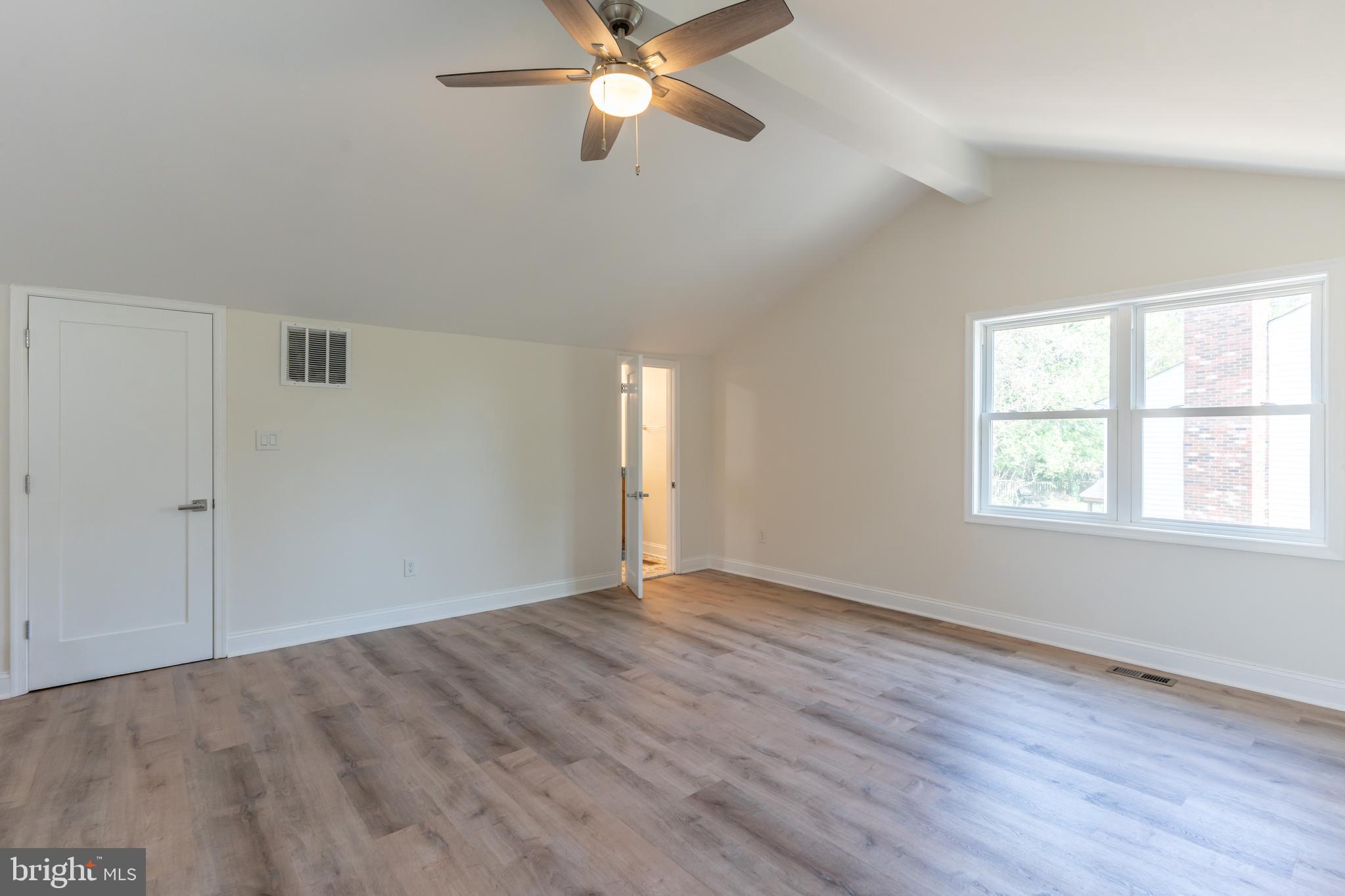 OAK TREE - Residential