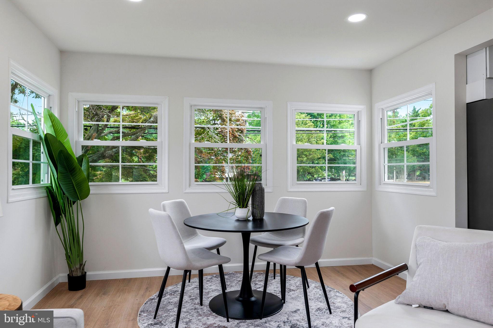 KENSINGTON - Residential
