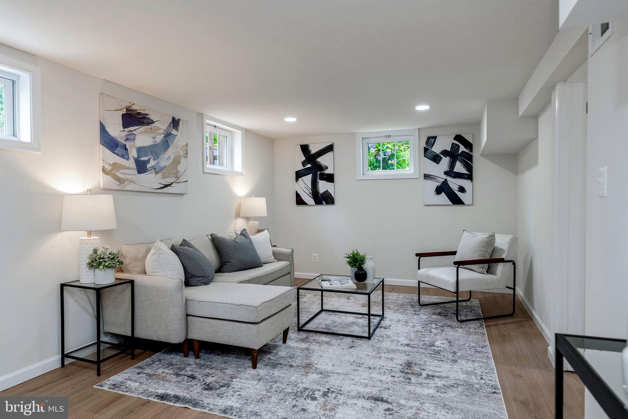 KENSINGTON - Residential