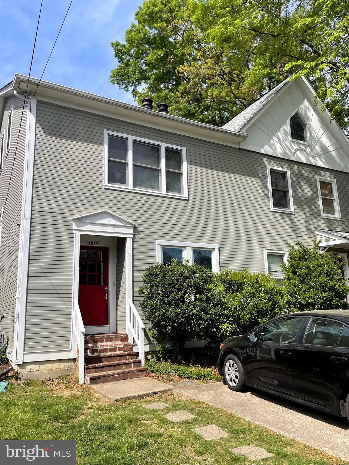 DOUGLAS ESTATES - Residential Lease