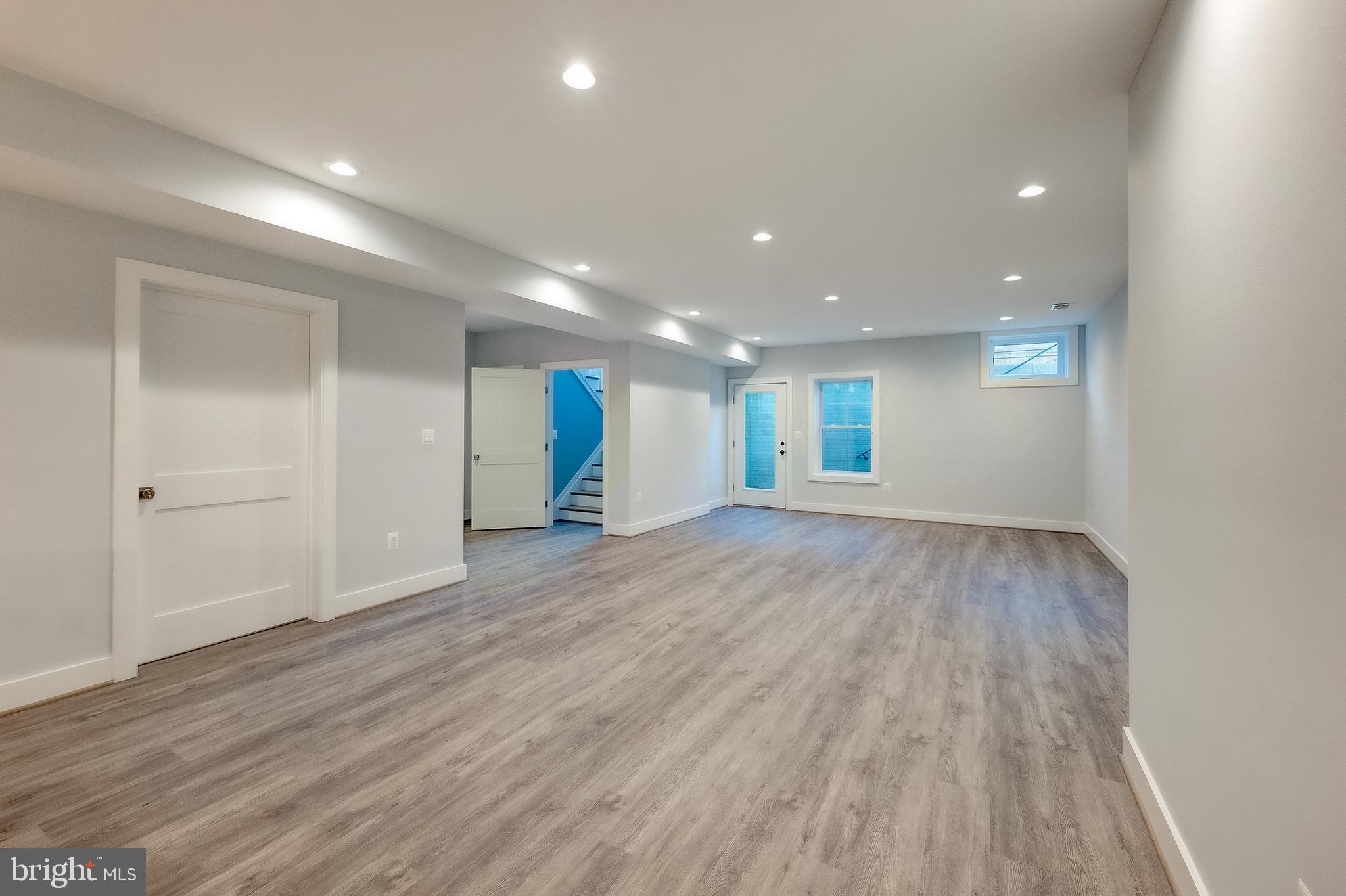 YORKTOWN - Residential