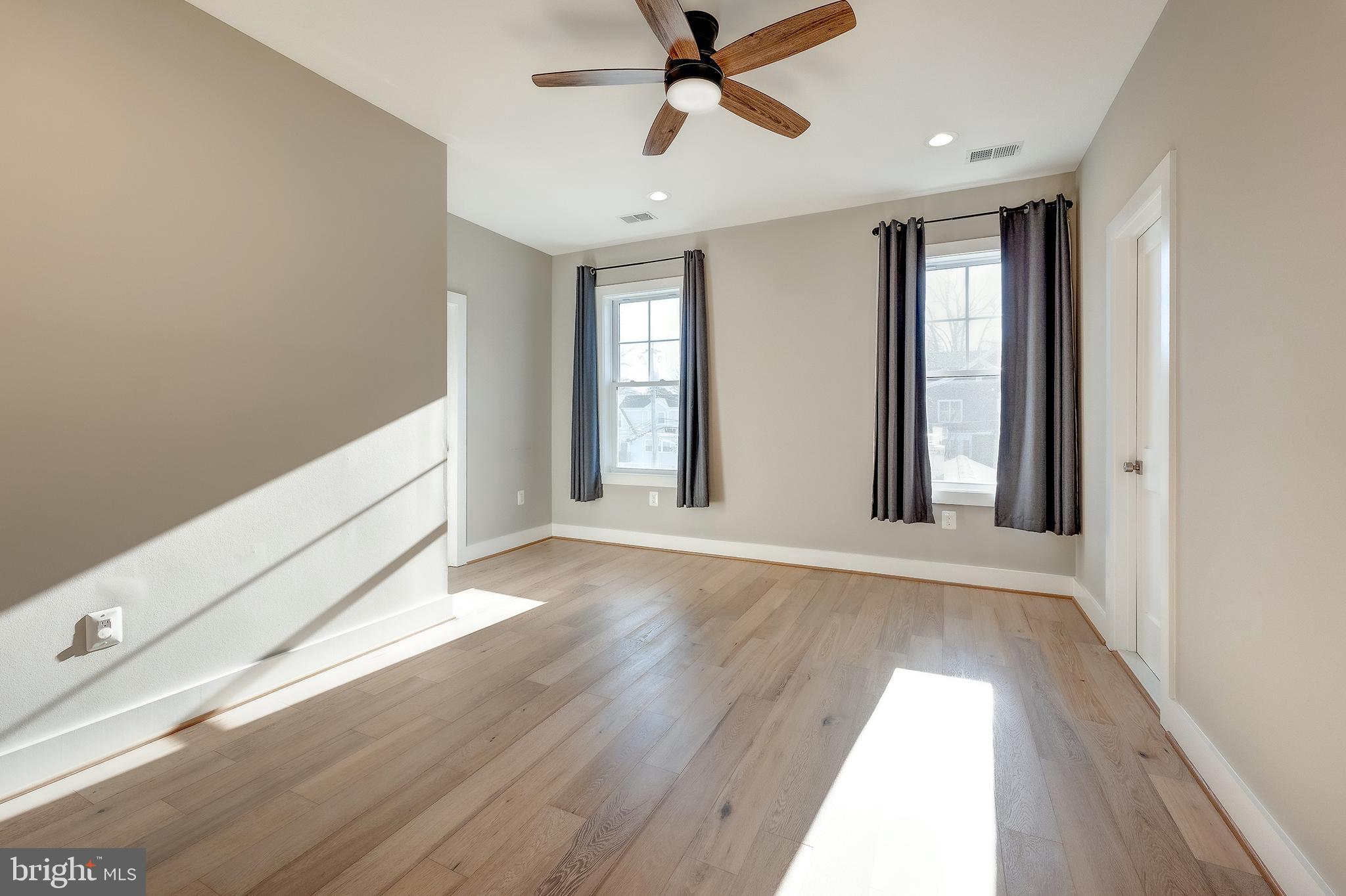 YORKTOWN - Residential