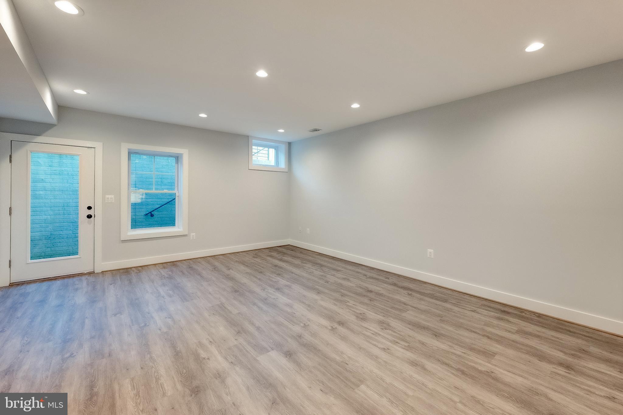 YORKTOWN - Residential