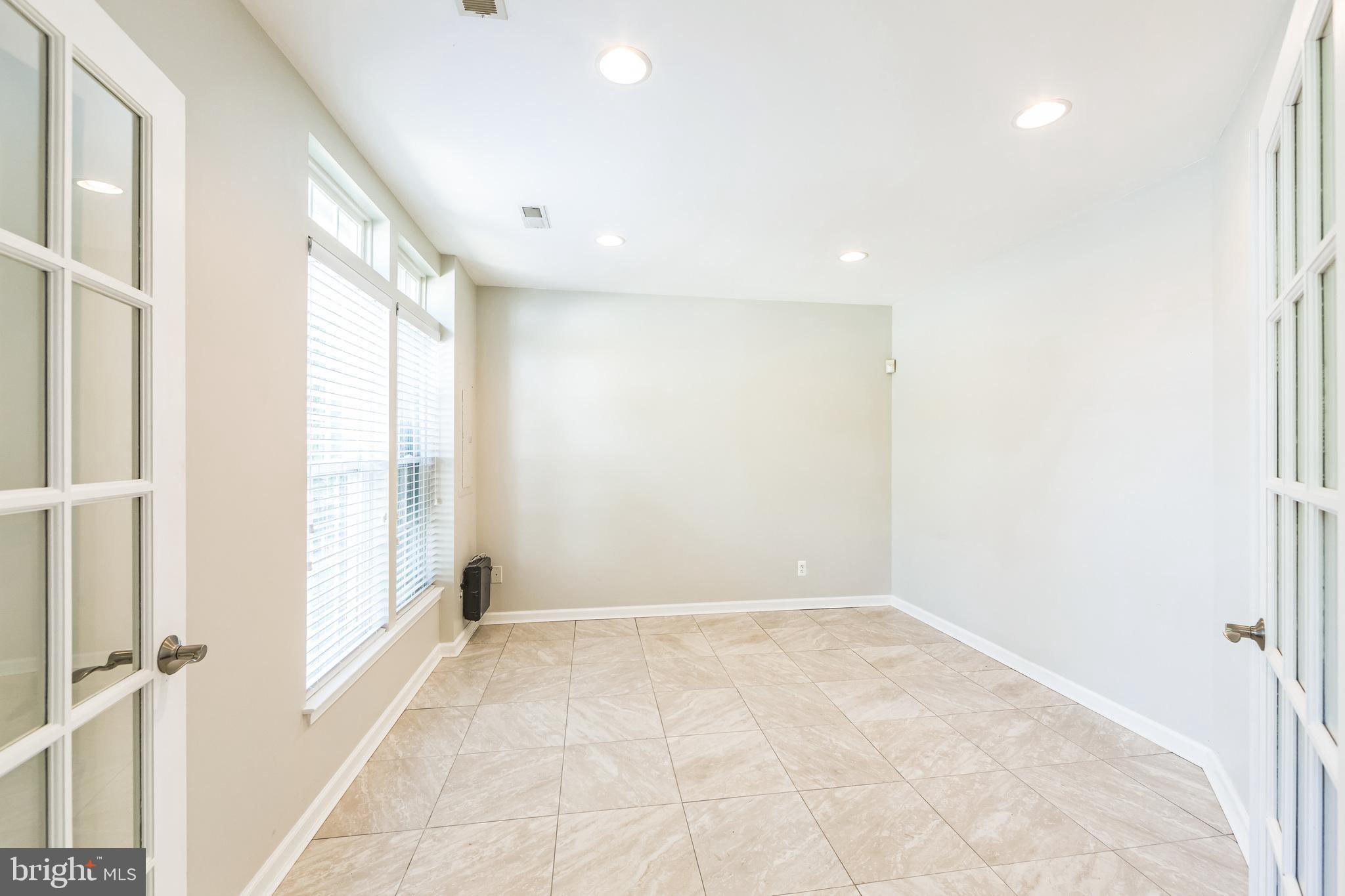 NORTHRIDGE VILLAGE - Residential