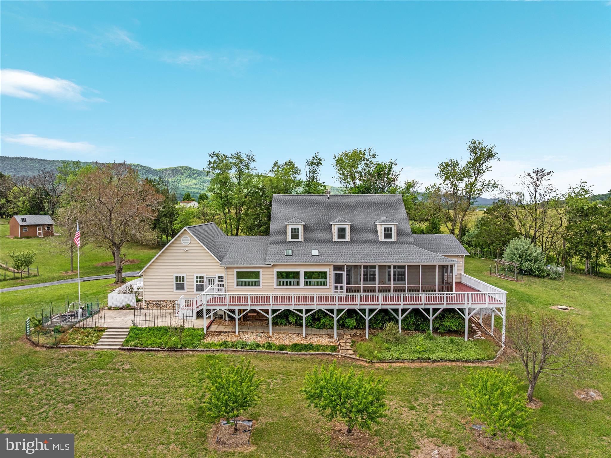 HOPE MILLS ACRES - Residential