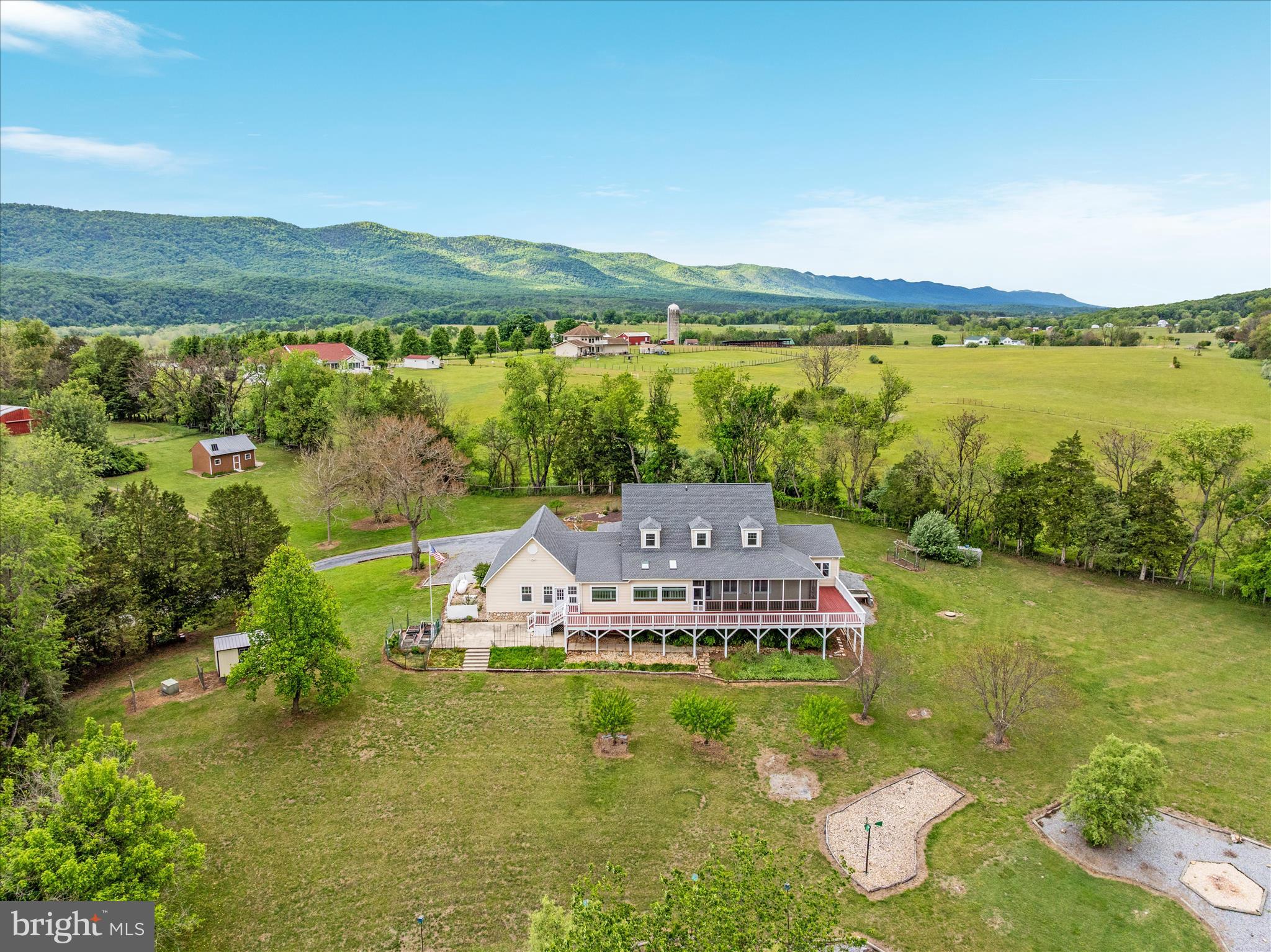HOPE MILLS ACRES - Residential