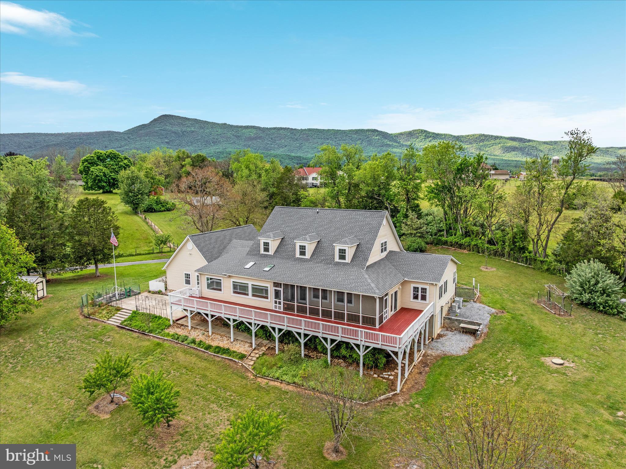 HOPE MILLS ACRES - Residential