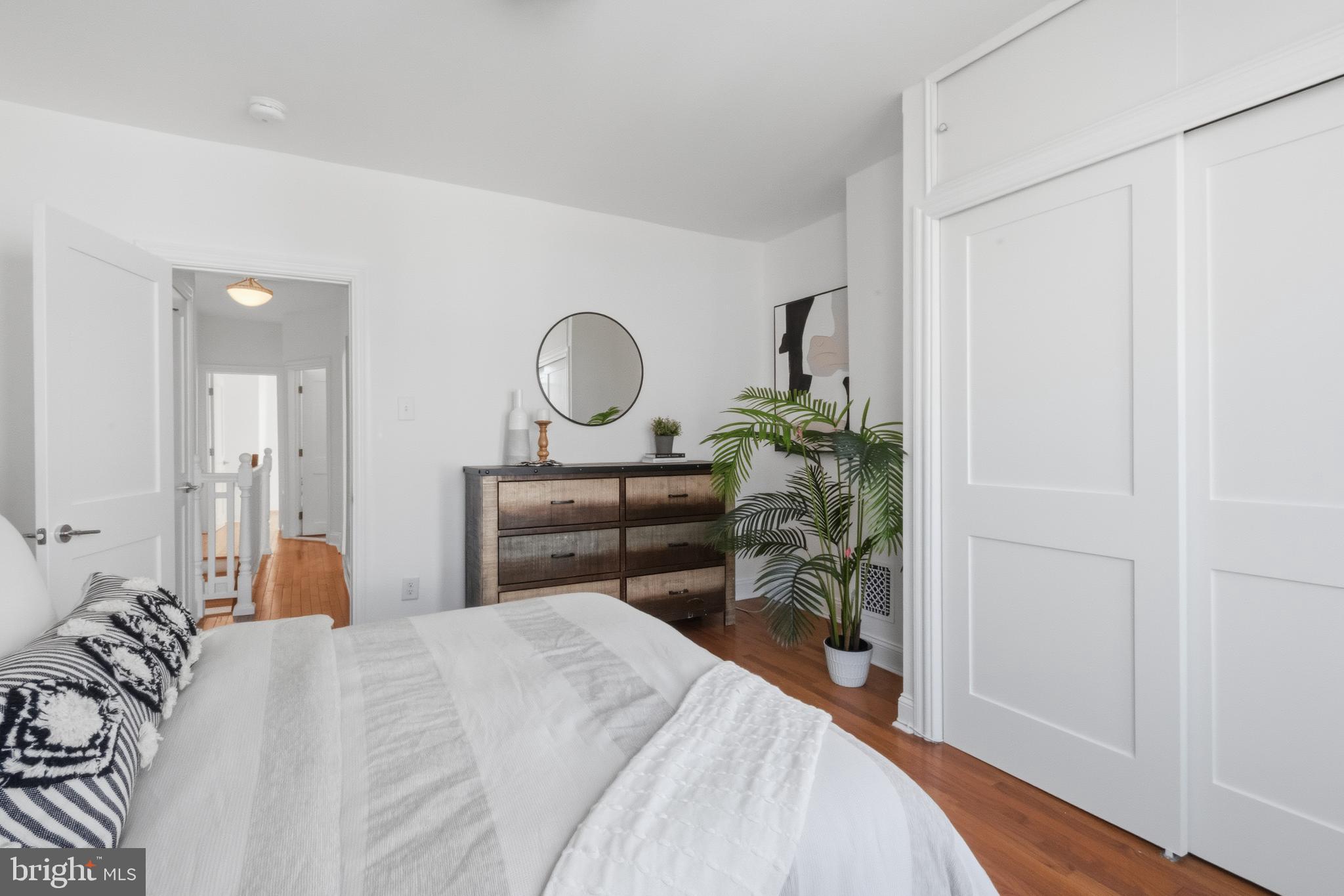 POINT BREEZE - Residential