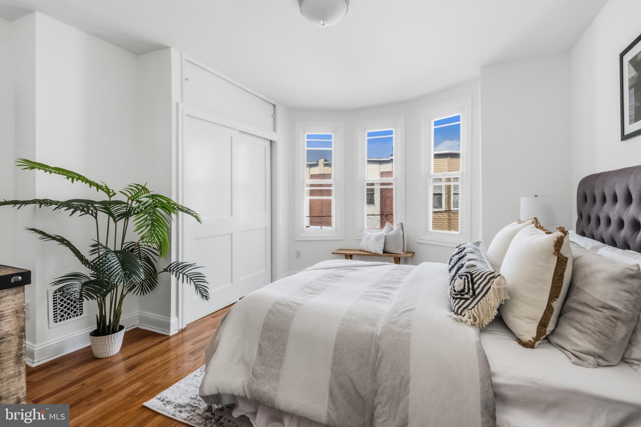 POINT BREEZE - Residential