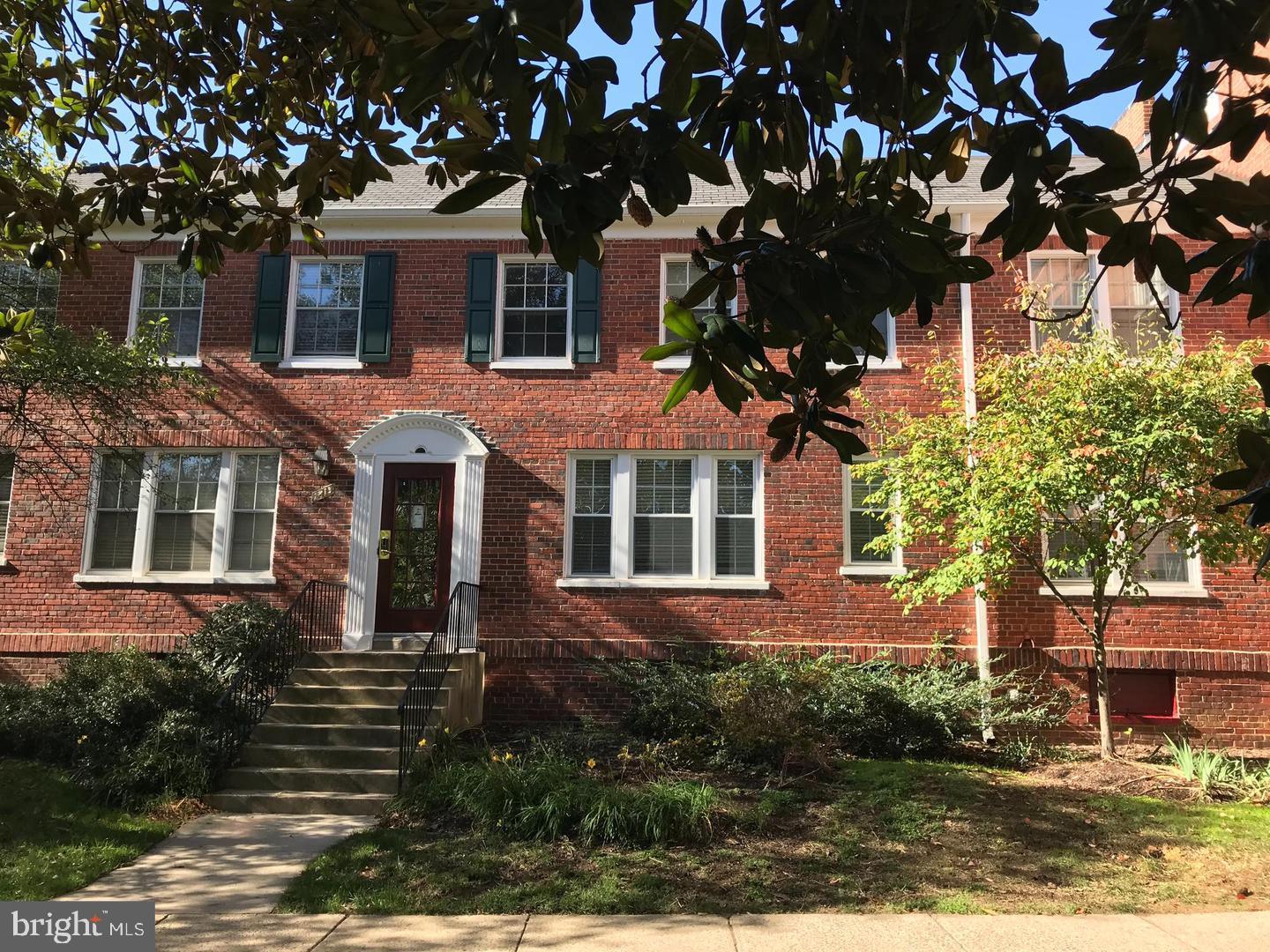 COLONIAL VILLAGE - Residential Lease