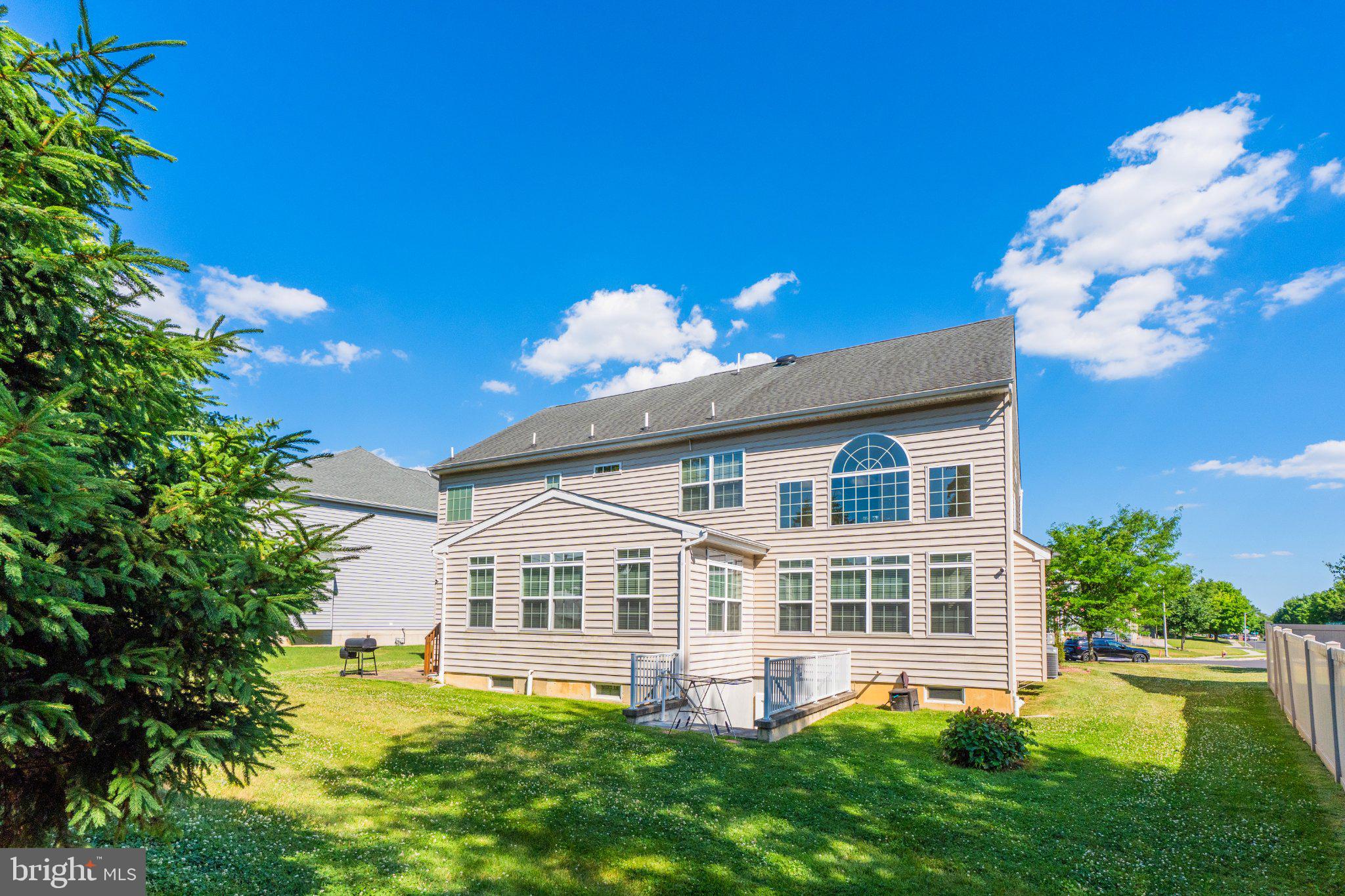 WELLINGTON ESTATES - Residential