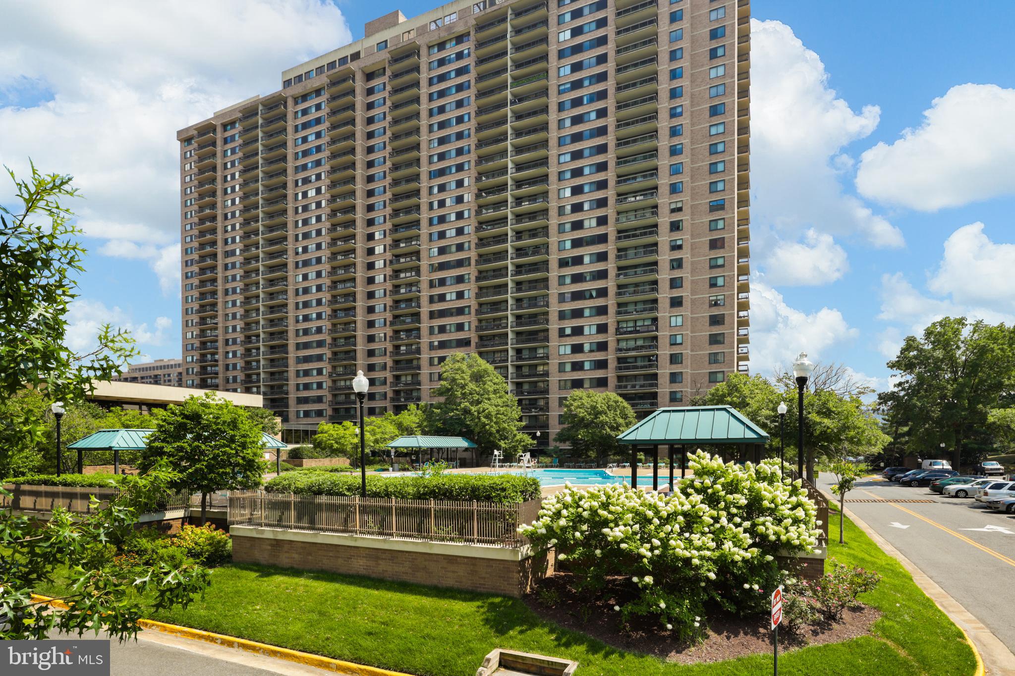 SKYLINE SQUARE CONDO - Residential Lease