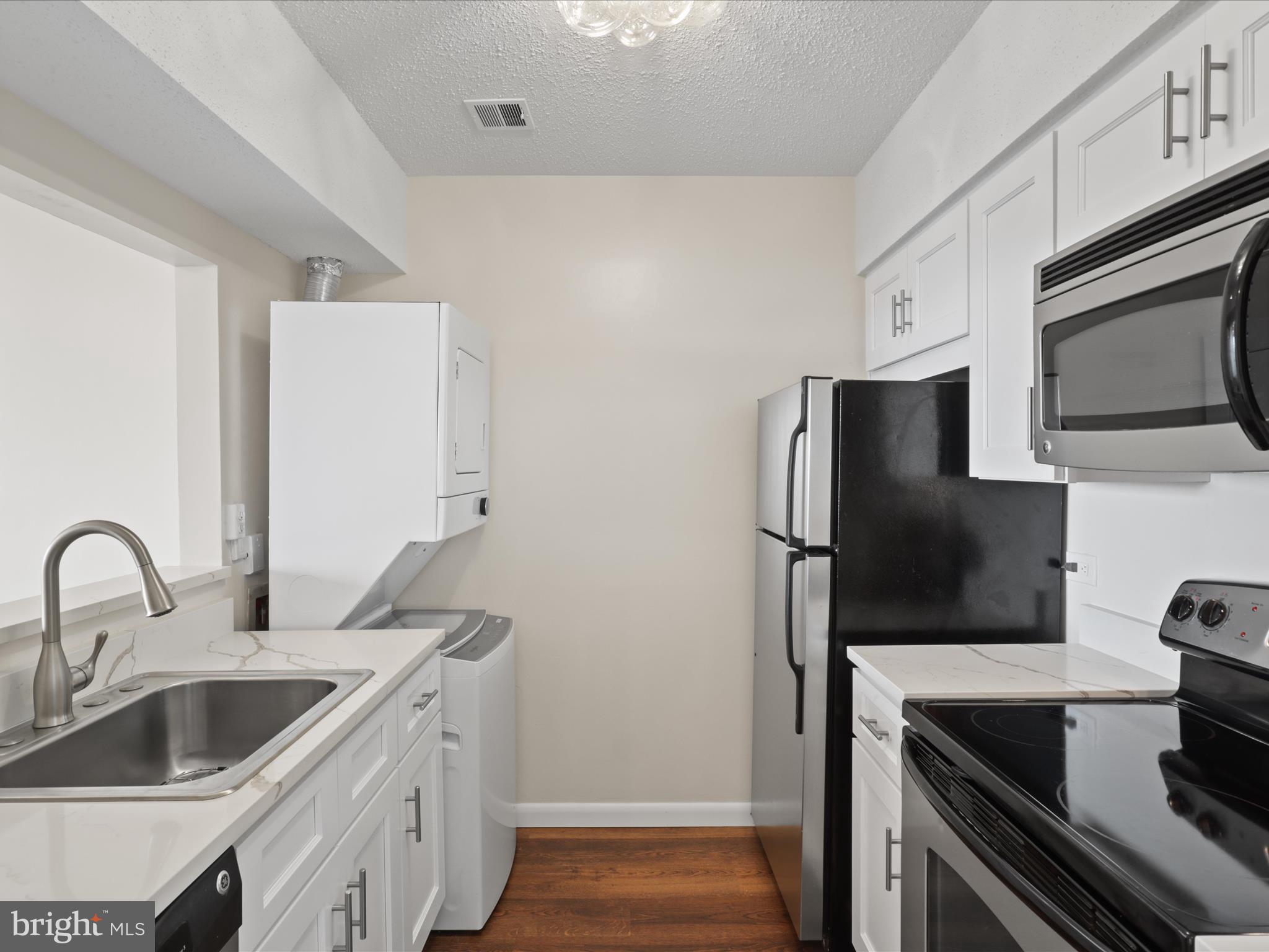SKYLINE SQUARE CONDO - Residential Lease