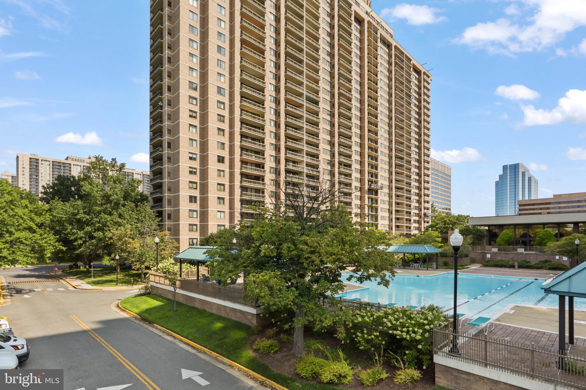 SKYLINE SQUARE CONDO - Residential Lease
