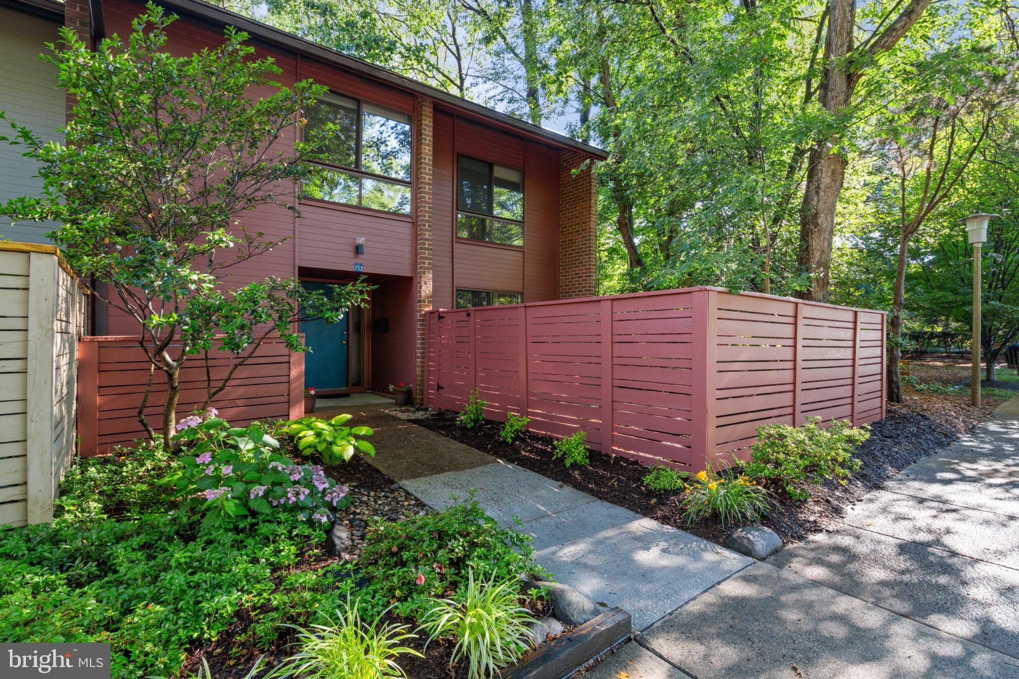 RESTON - Residential