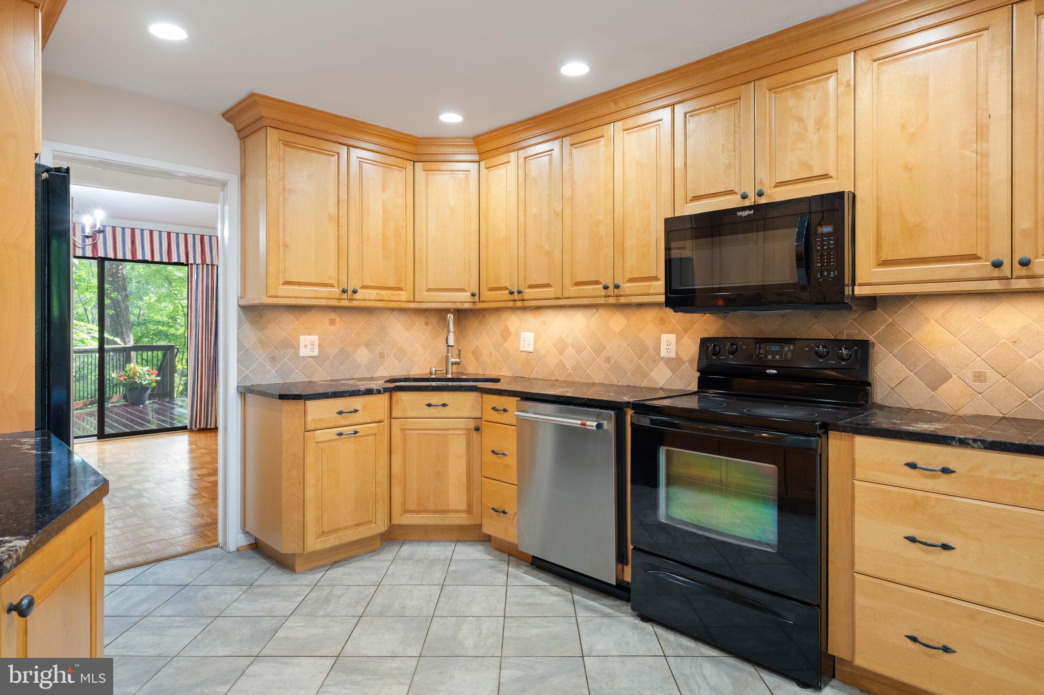RESTON - Residential